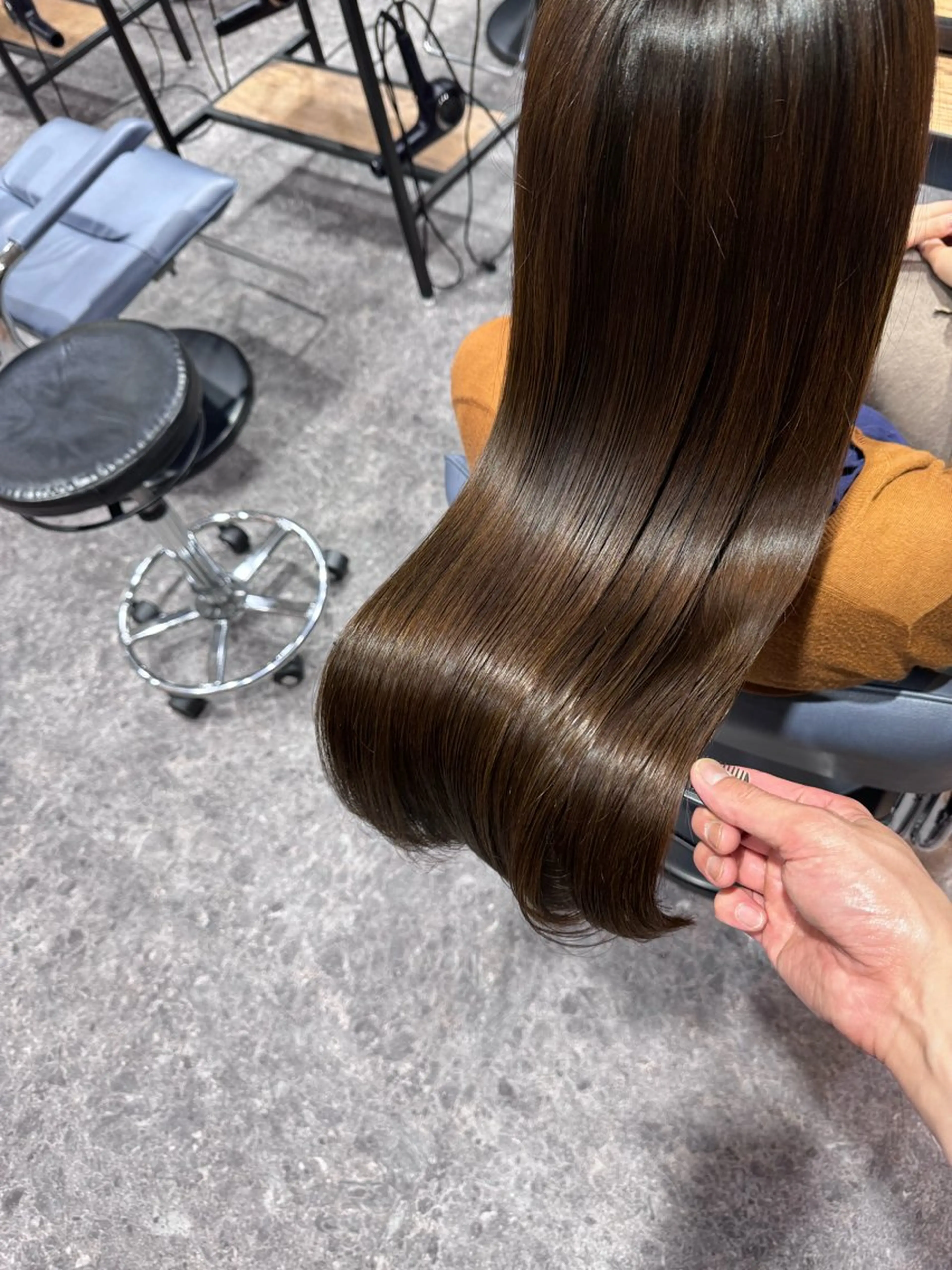 ロング カラー ブリーチ イルミナカラー 髪質改善 縮毛矯正 カット ヘアカラー トリートメント OAK 中目黒のヘアスタイル