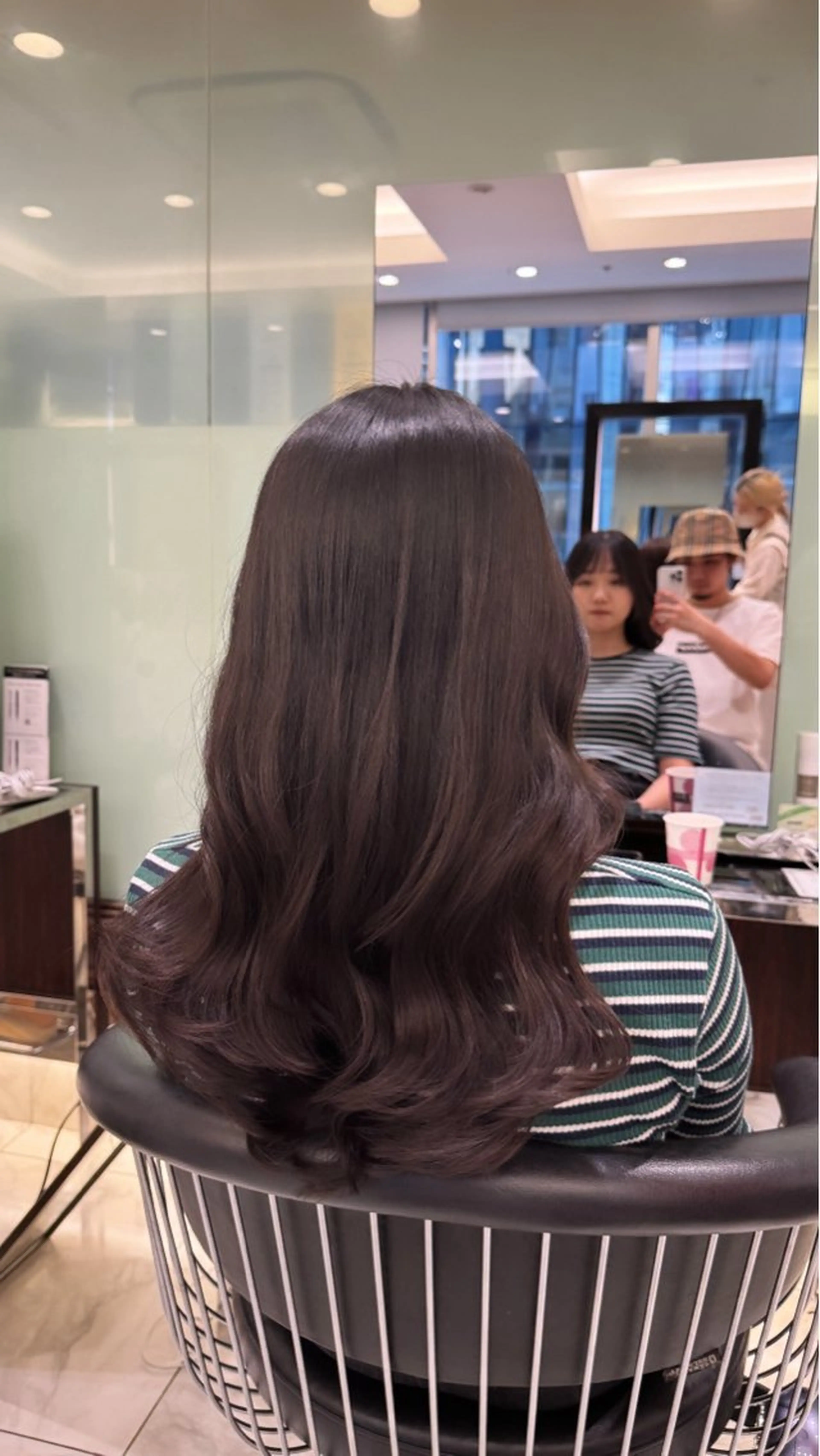 セミロング カラー パーマ カット ヘアカラー パーマ コテ巻きパーマ 藤野佑成のヘアスタイル