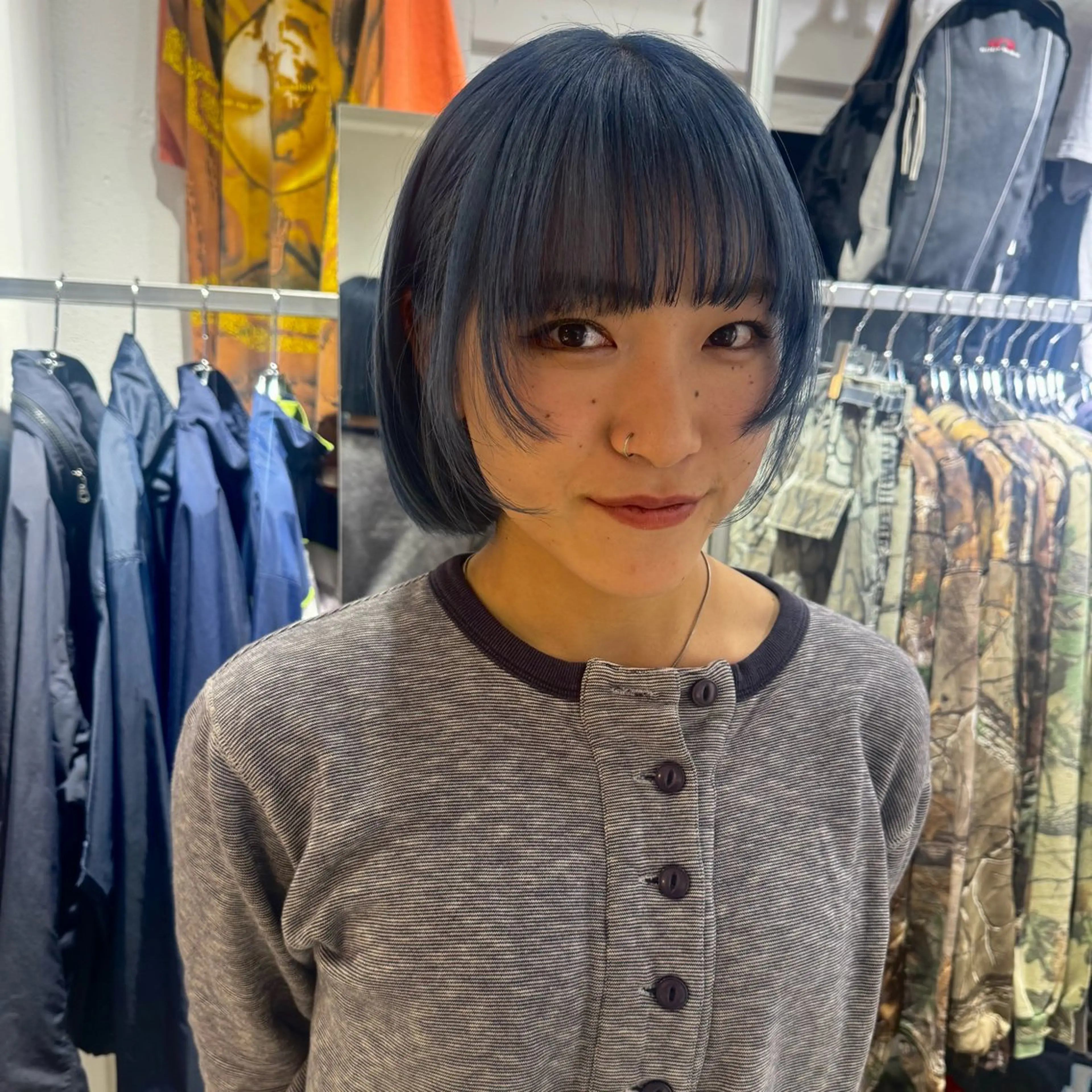 ショート カラー ブルーカラー ヘアカラー トリートメント ハイトーン/ベージュ /レイヤー :遥香のヘアスタイル