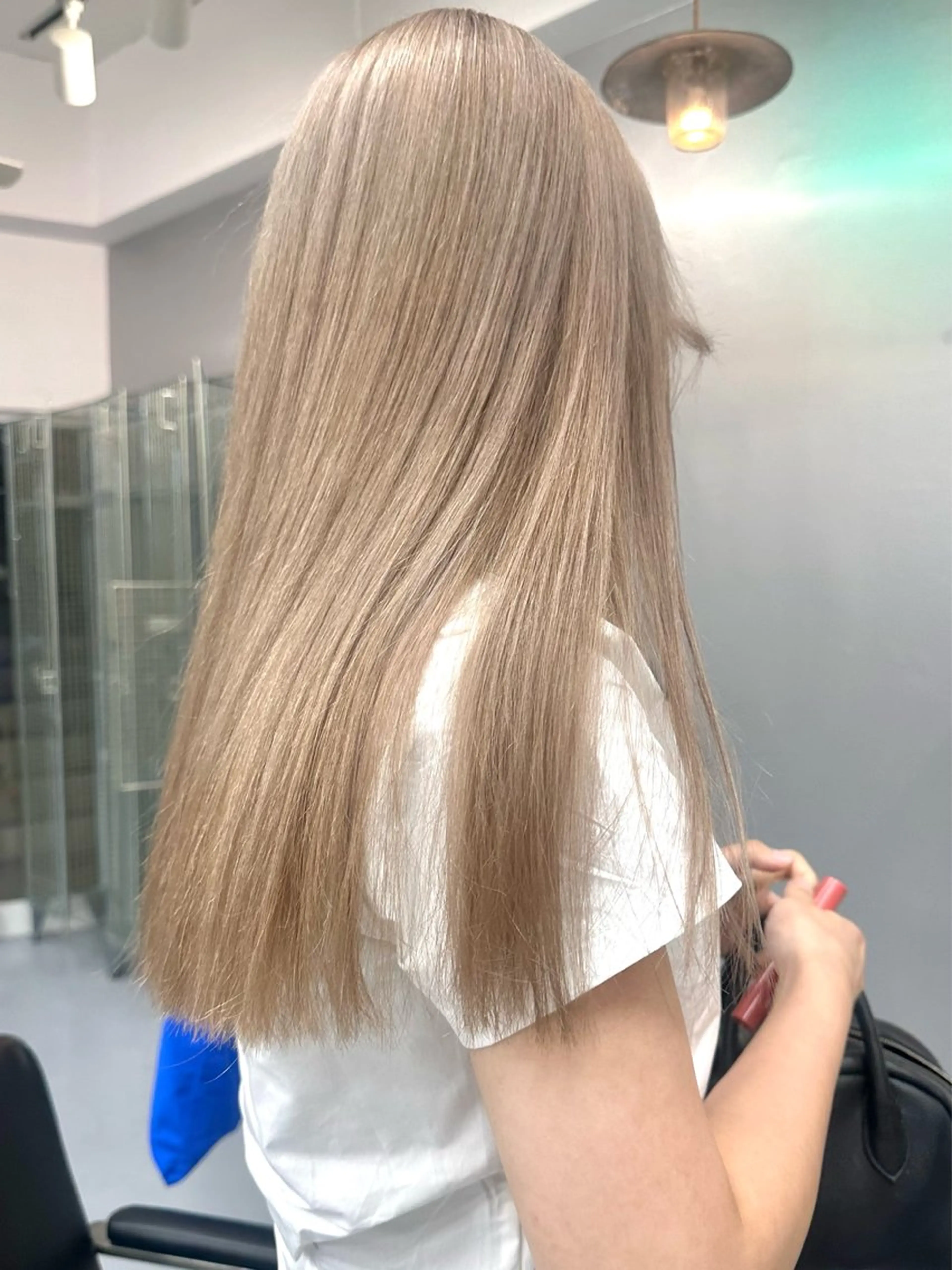 ロング カラー ブリーチ 透明感カラー ダブルカラー ブリーチなしカラー 顔まわりレイヤー 🍓ケアブリーチ× レイヤーカット🍓のヘアスタイル