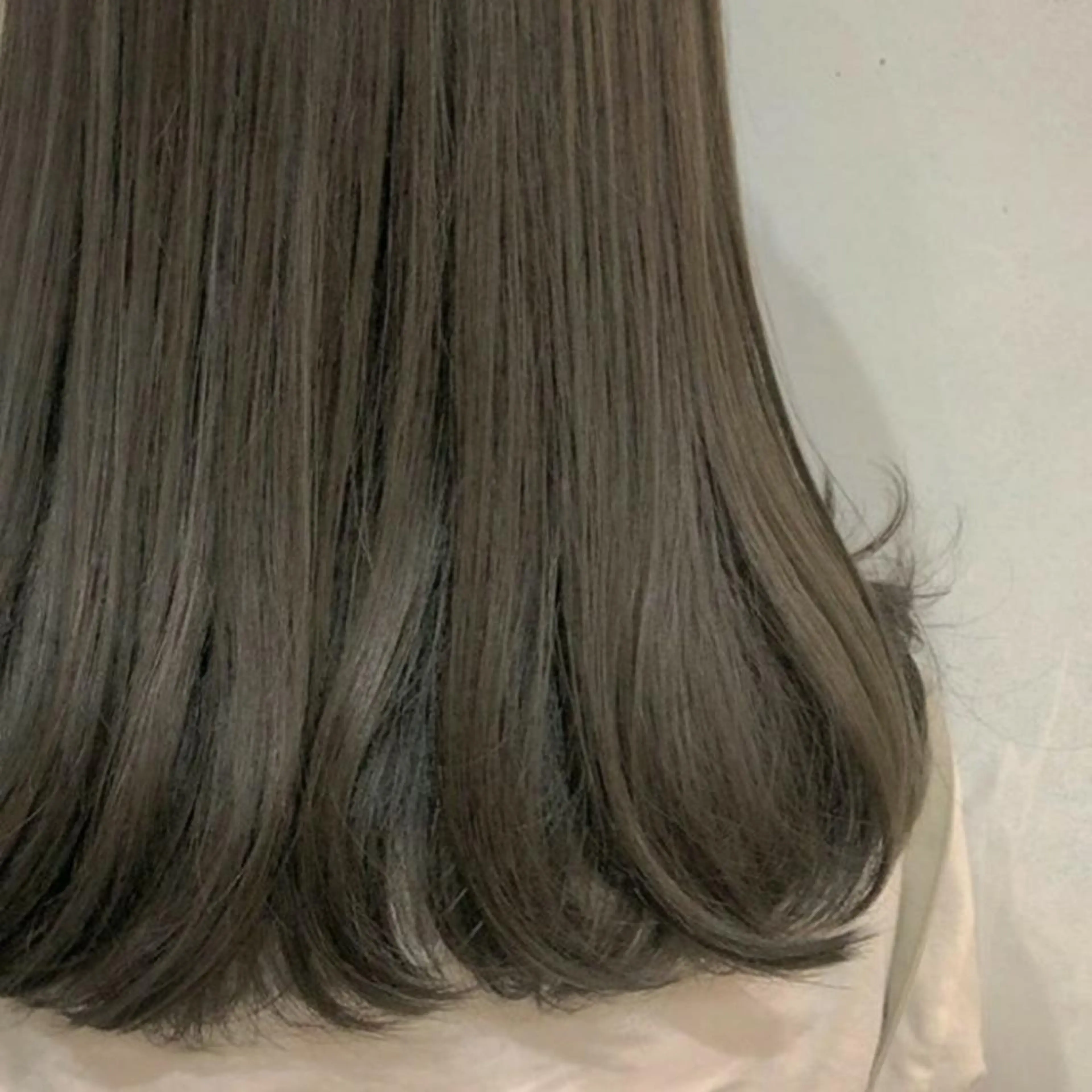 ミディアム カラー ヘアアレンジ パーマ アディクシーカラー アッシュ ベージュカラー オリーブベージュ カット ヘアカラー トリートメント かわい ゆうな 髪質改善/縮毛矯正のヘアスタイル