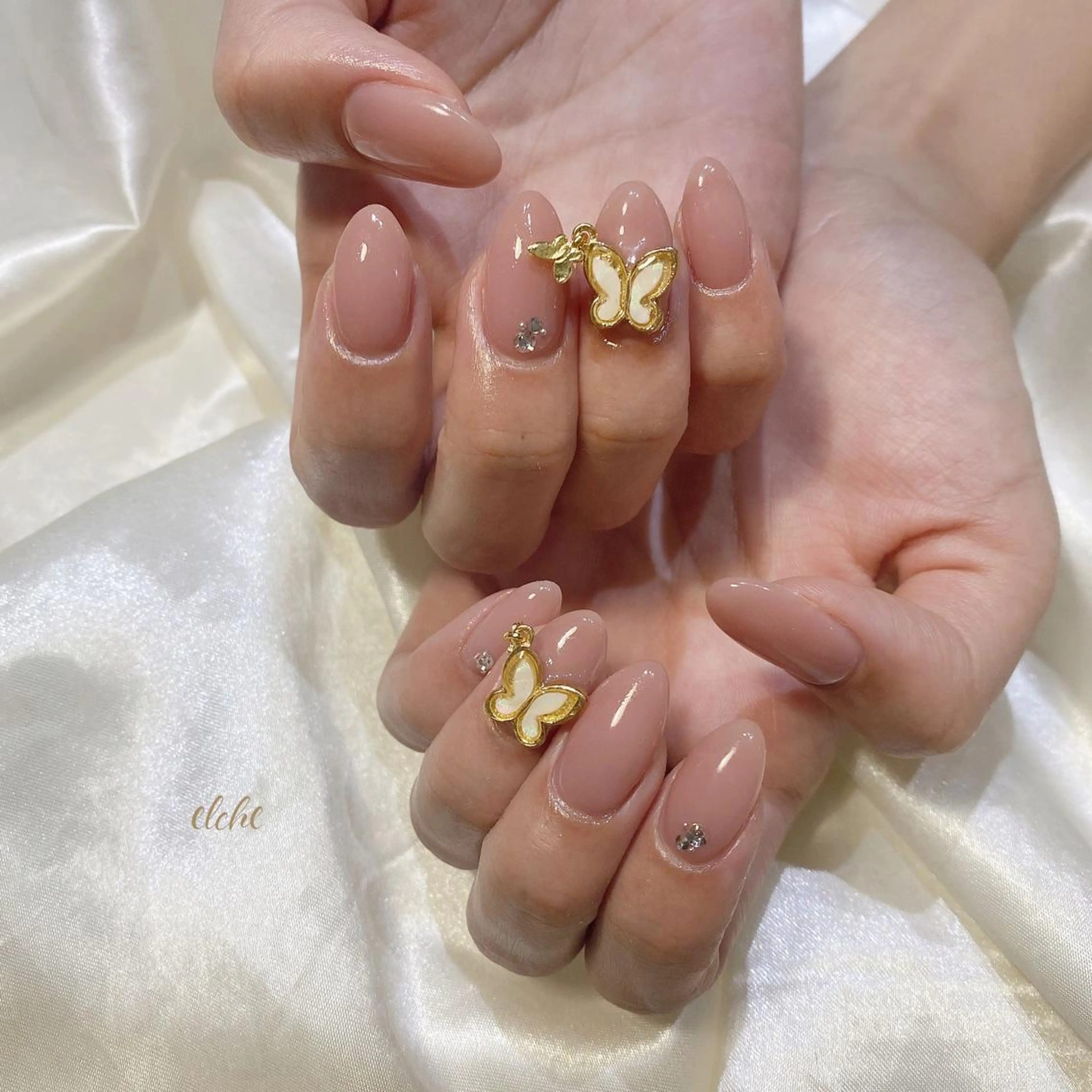 ネイル ハンドネイル 西岡 杏のネイルデザイン