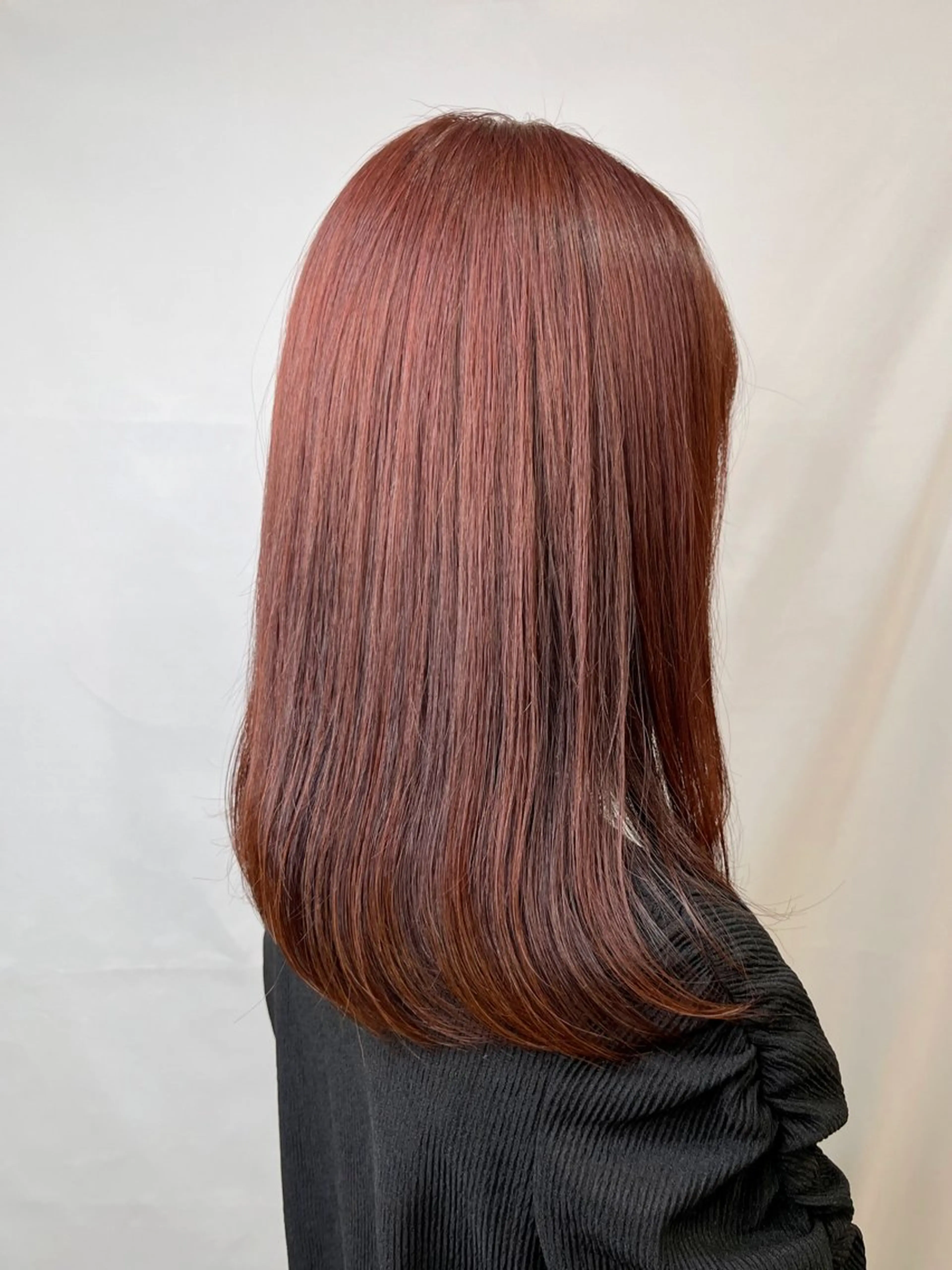 ミディアム ピンクブラウン 富永 美玖のヘアスタイル