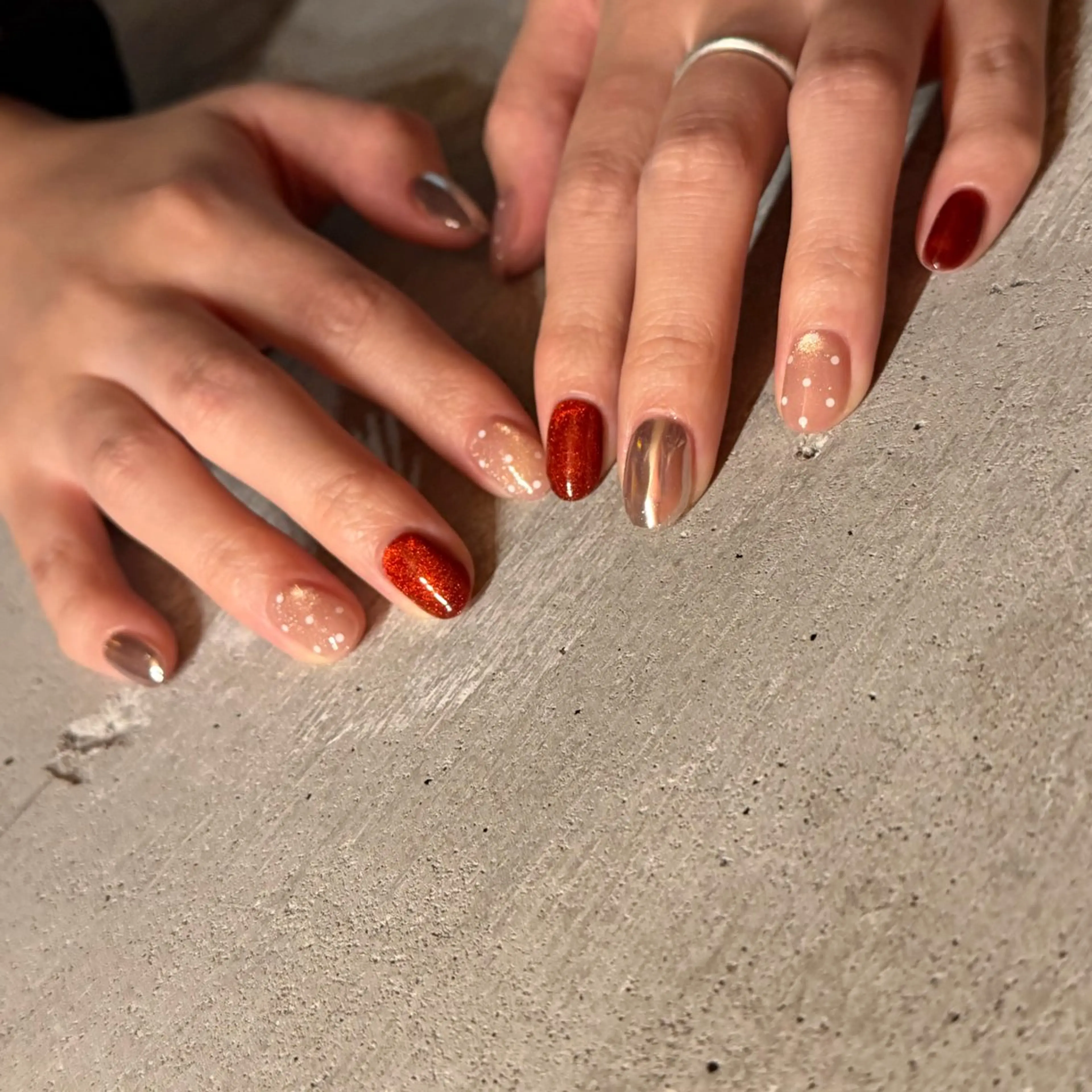 メンズ ネイル ドット ハンドネイル 𝐫𝐚𝐢 𝐧𝐚𝐢𝐥の眉毛・アイブロウイメージ