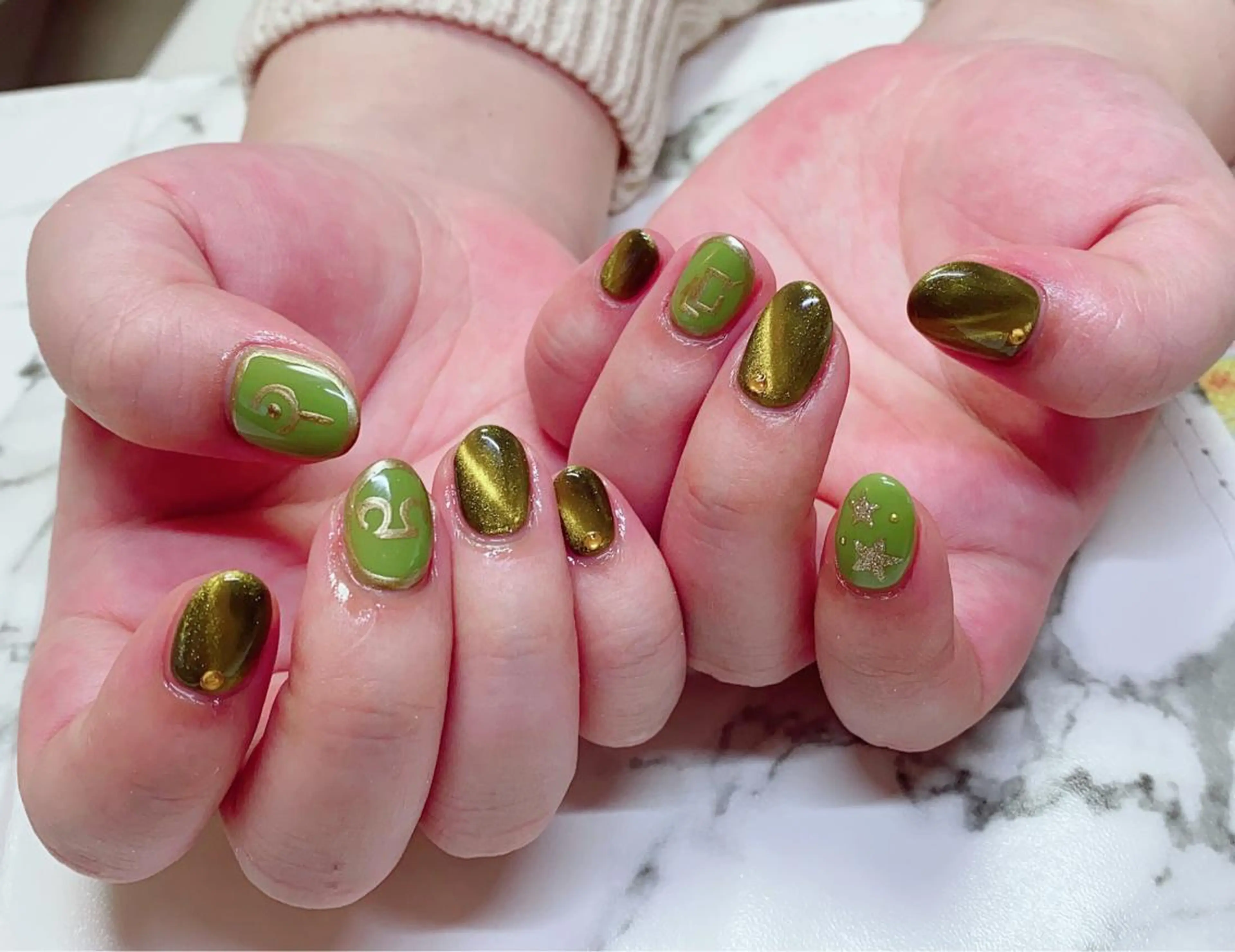 カラー ネイル アートネイル Q Free nailsのネイルデザイン