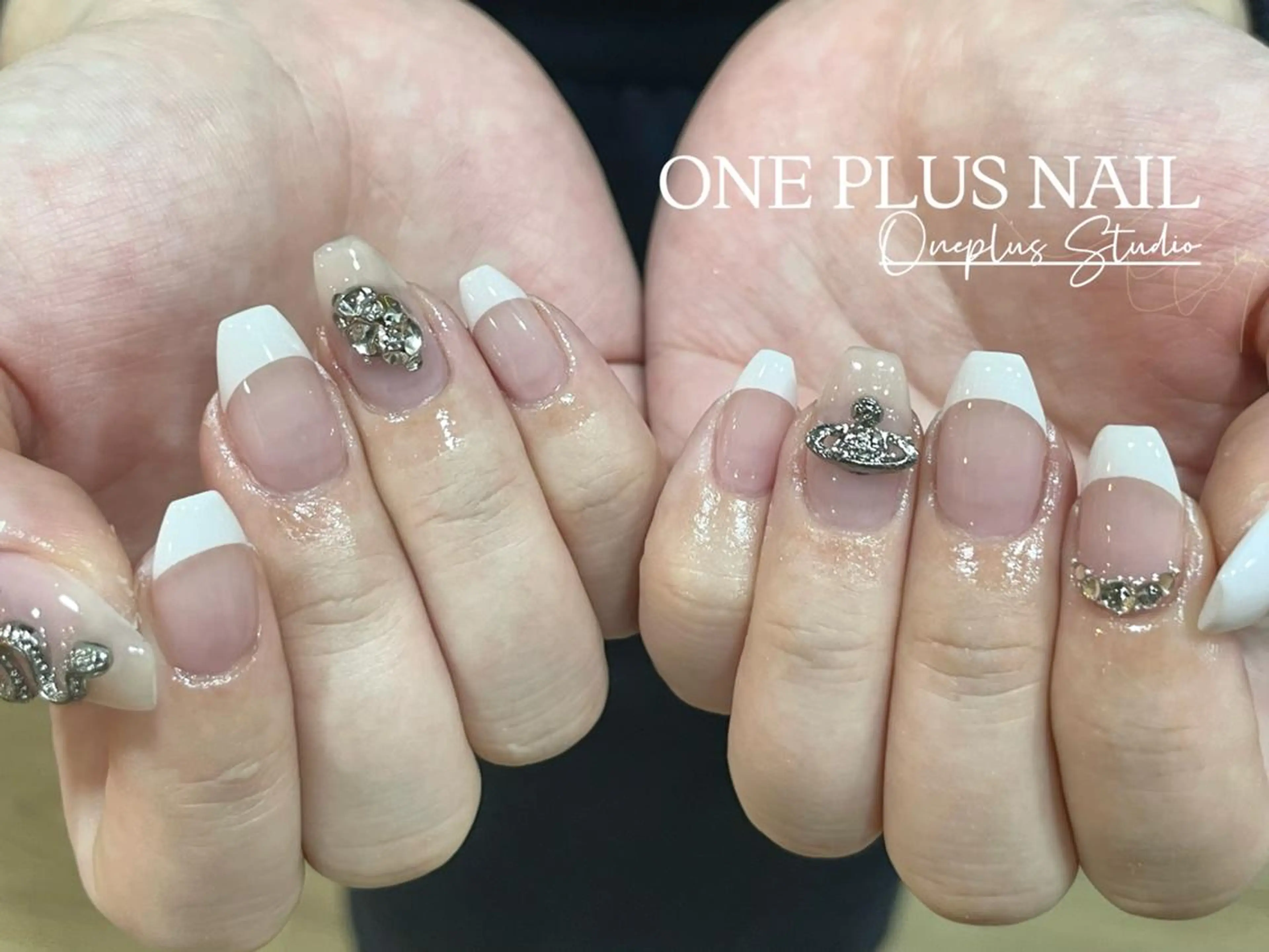 ネイル アートネイル オーロラネイル ガーリー キラキラネイル 韓国ネイル One plus StudioNailのネイルデザイン