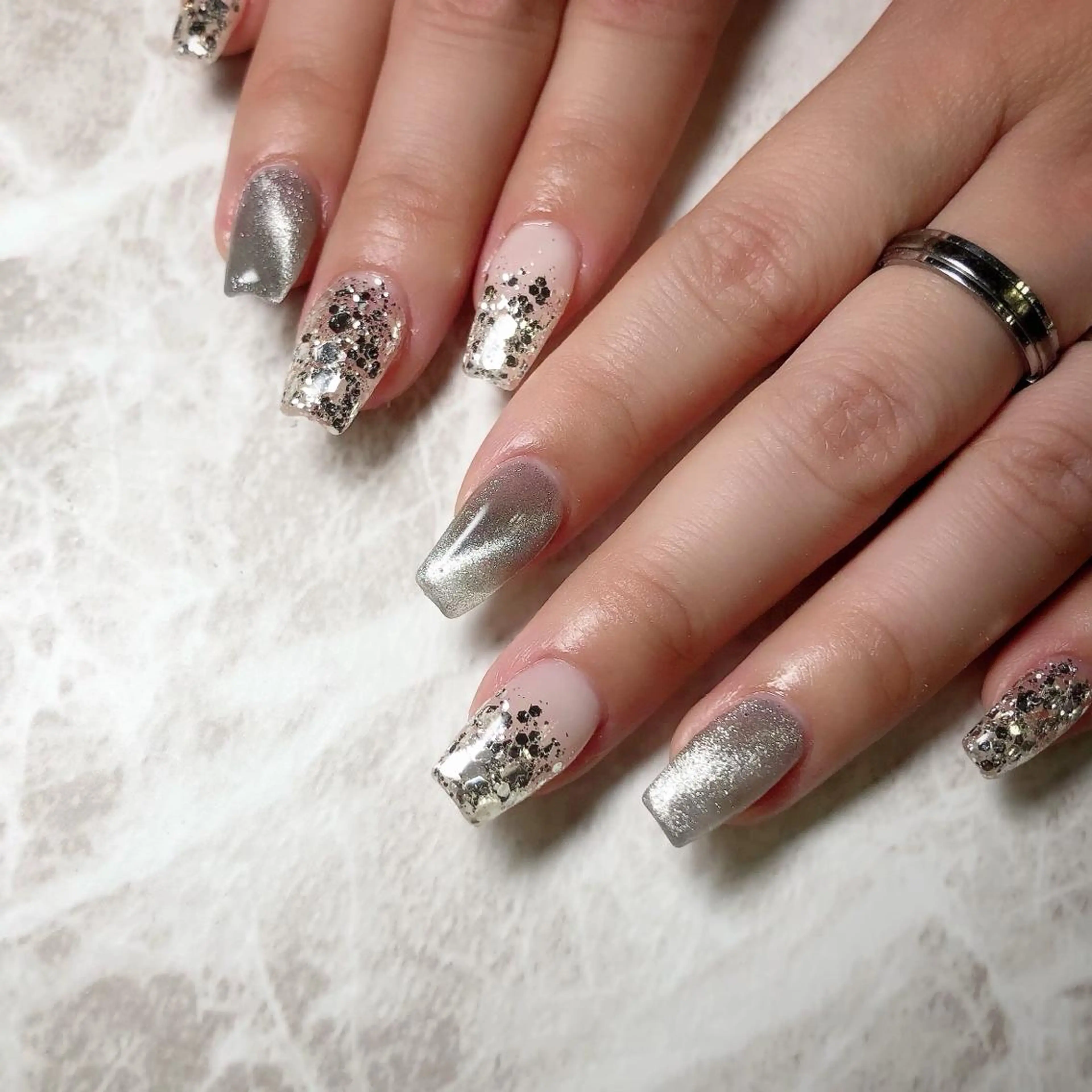 ネイル フットネイル フレンチネイル ジェルネイル ラメ(グリッター) ラメグラデーション NEO Beauty Salon所属・𝐍𝐄𝐎 𝐉𝐔𝐑𝐈のネイルデザイン