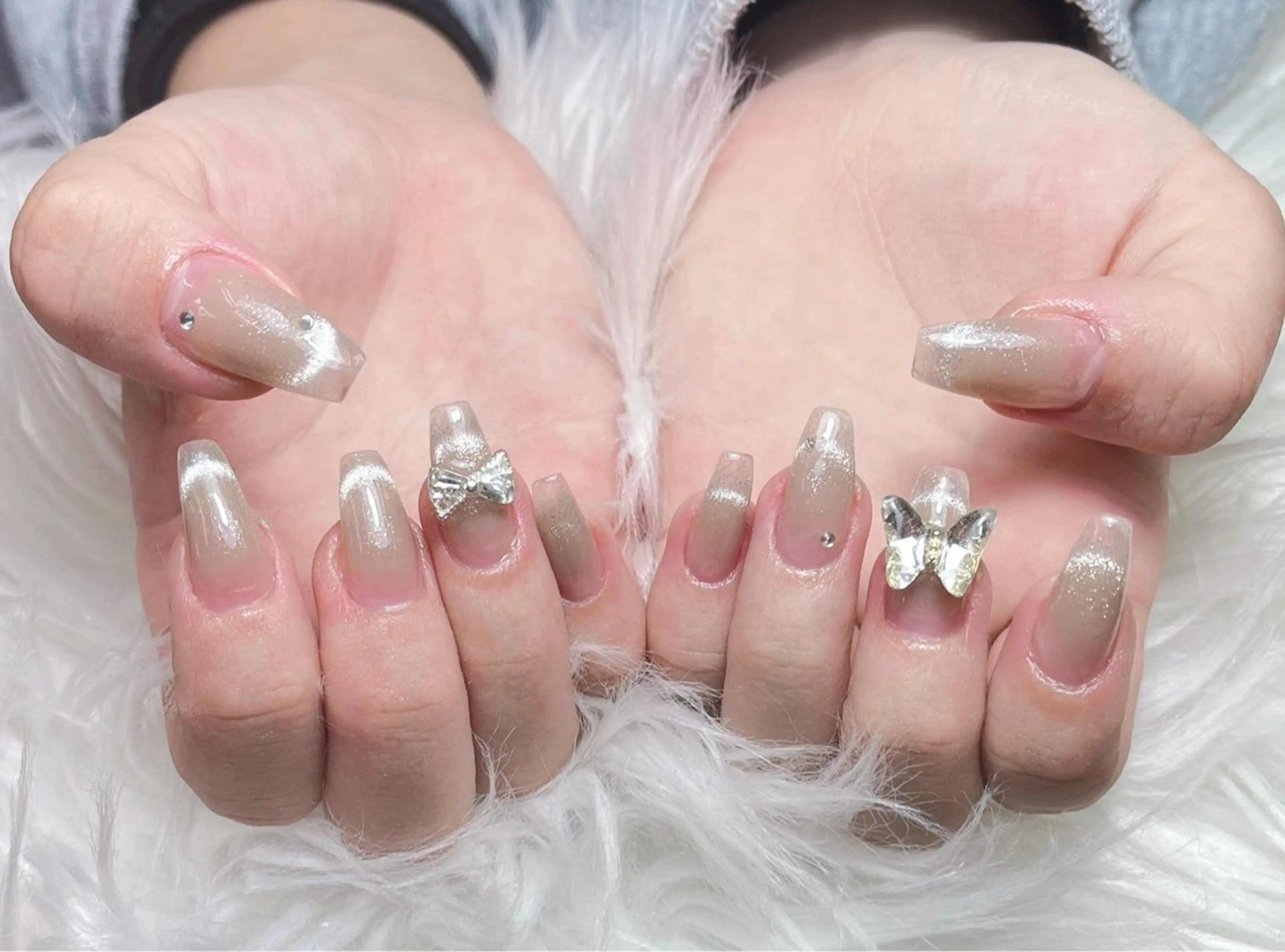 ネイル 韓国ネイル 水色 ロングネイル マグネットネイル ニュアンスネイル ハンドネイル ハンドケア NailDemure 【銀座店】のネイルデザイン