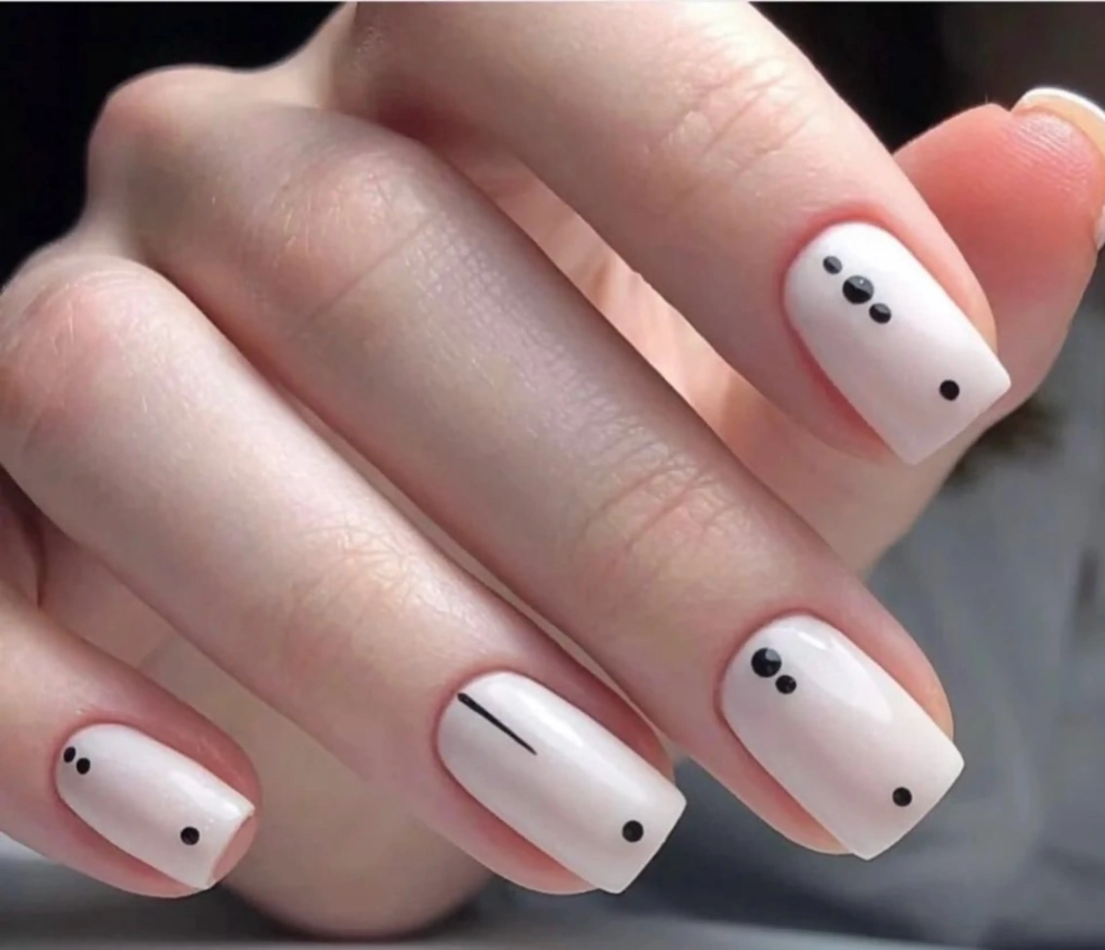 ネイル 高木 維麗絲のネイルデザイン