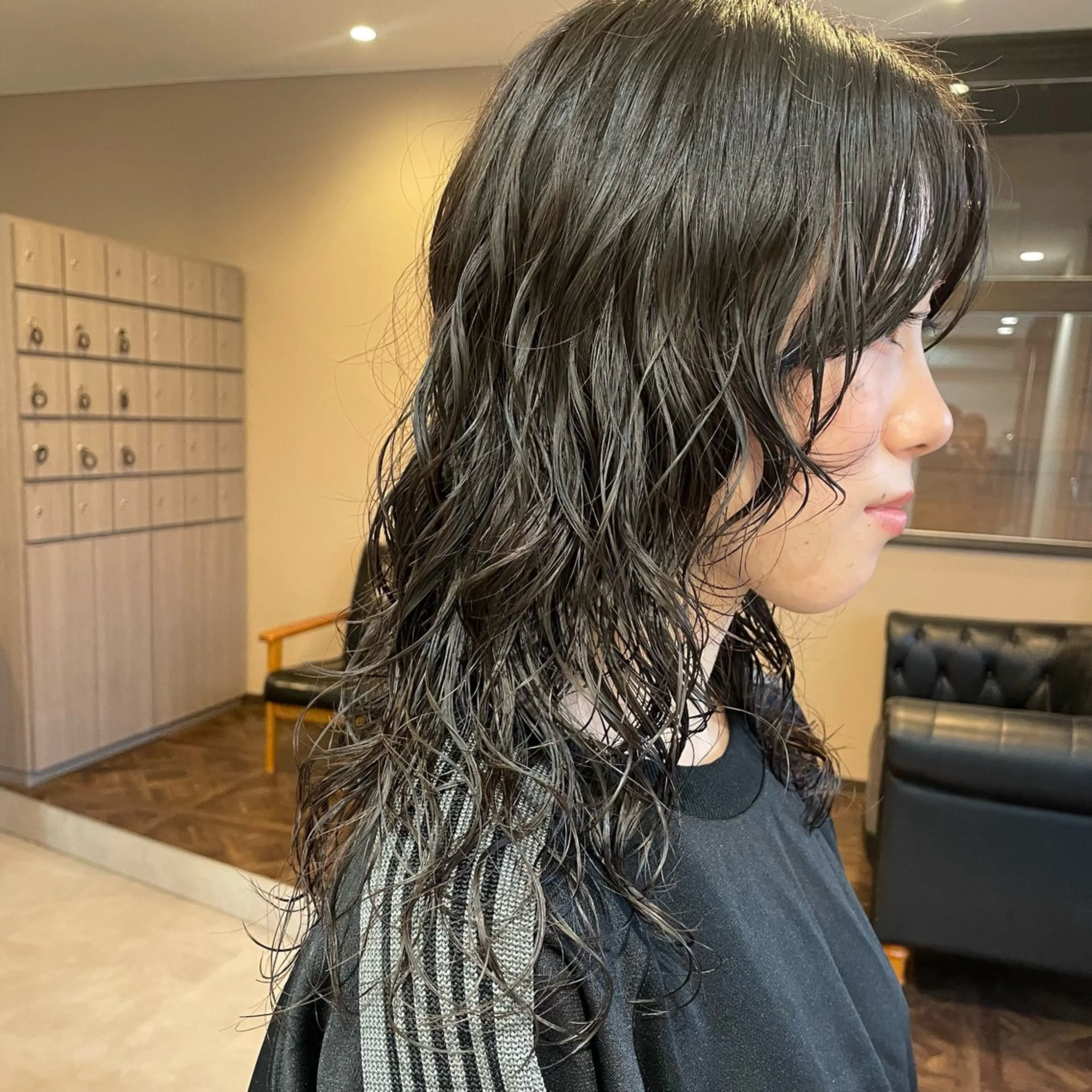 ロング パーマ ロングレイヤー レイヤーカット ロング カット パーマ mio 🍒レイヤーカットのヘアスタイル