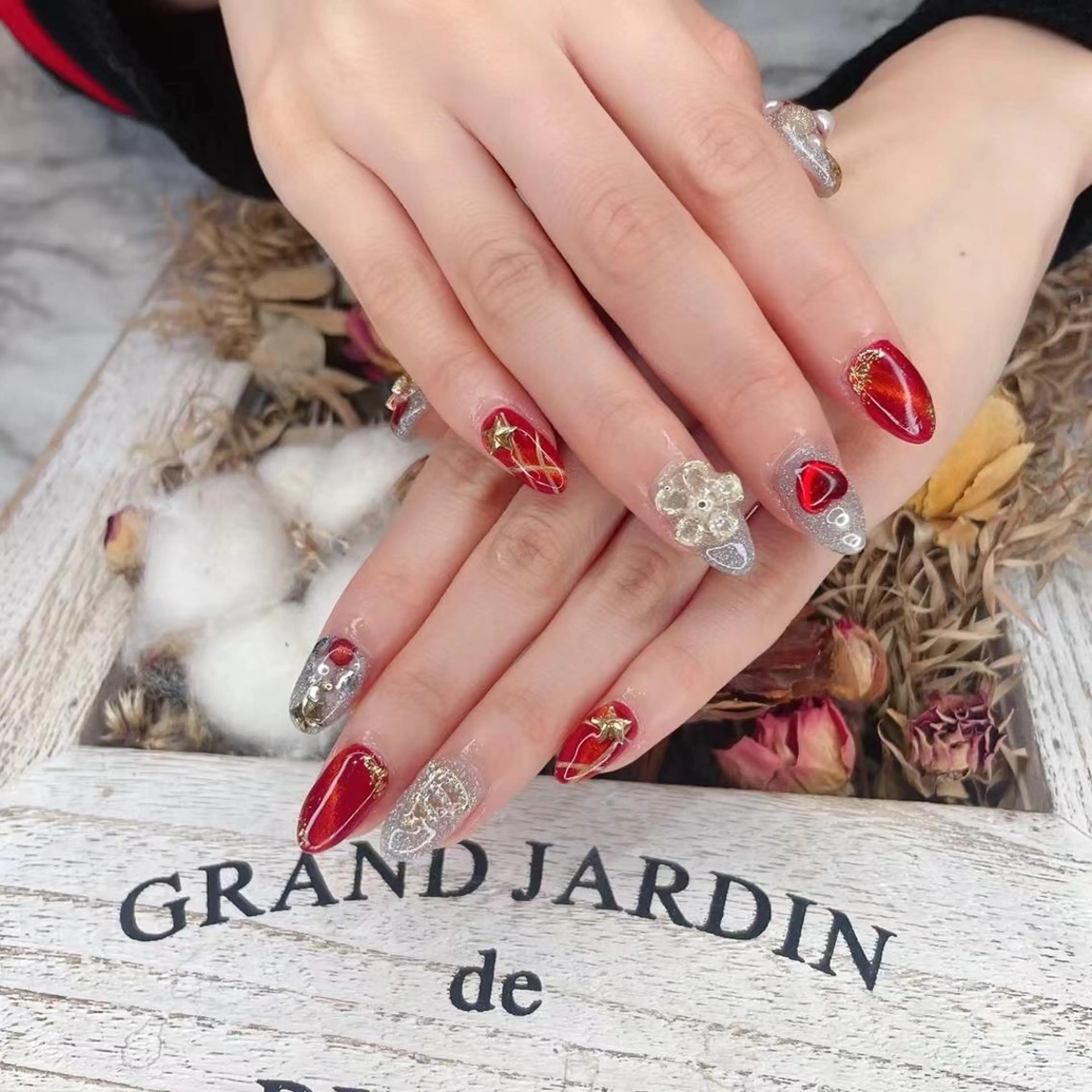 ネイル 赤色 Babarla　Nail　Salon所属・babarla Nailのネイルデザイン