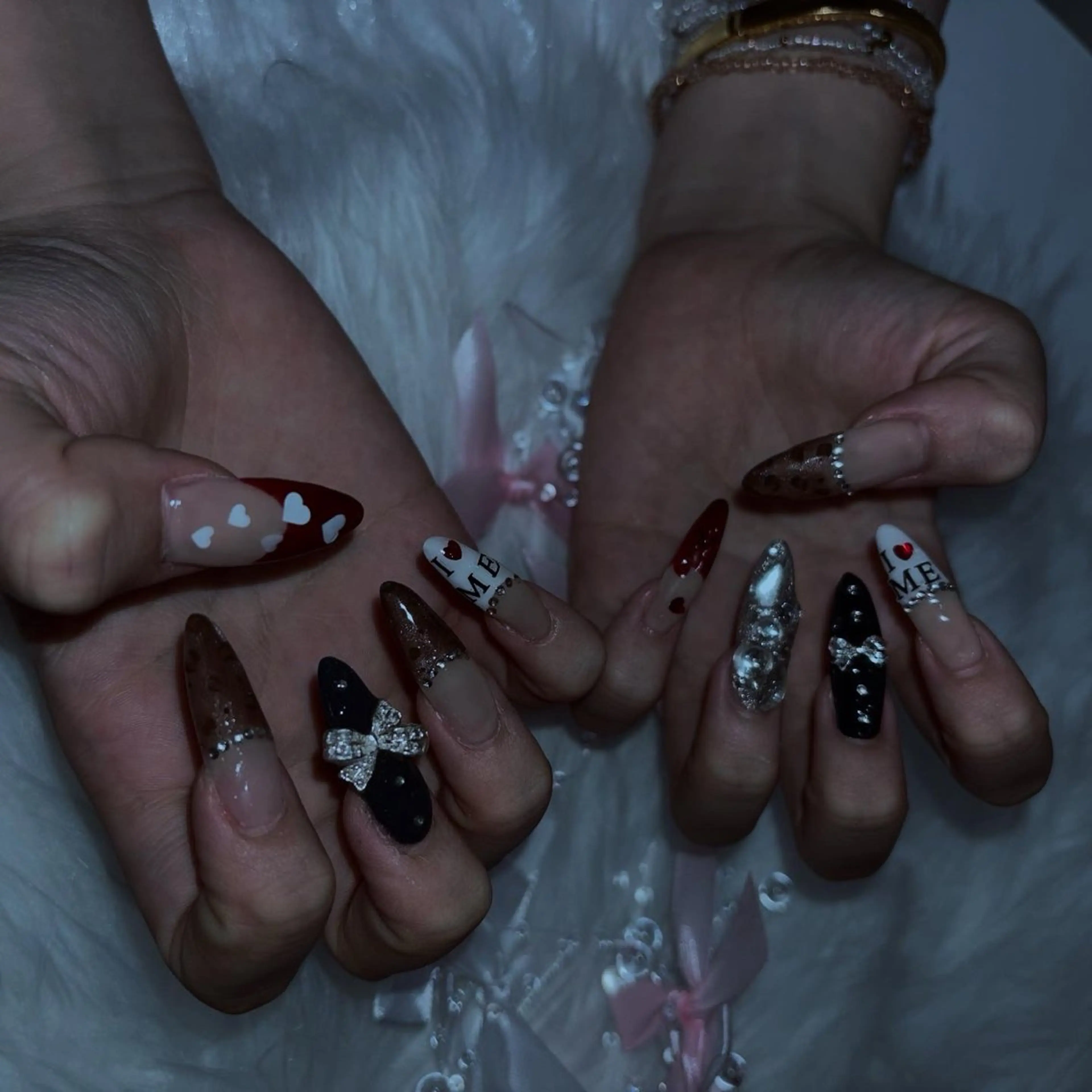 ネイル アートネイル 長さ出し フットネイル ハート キラキラネイル Vante梅田店所属・vante_aimi .パラジェル取扱店のネイルデザイン