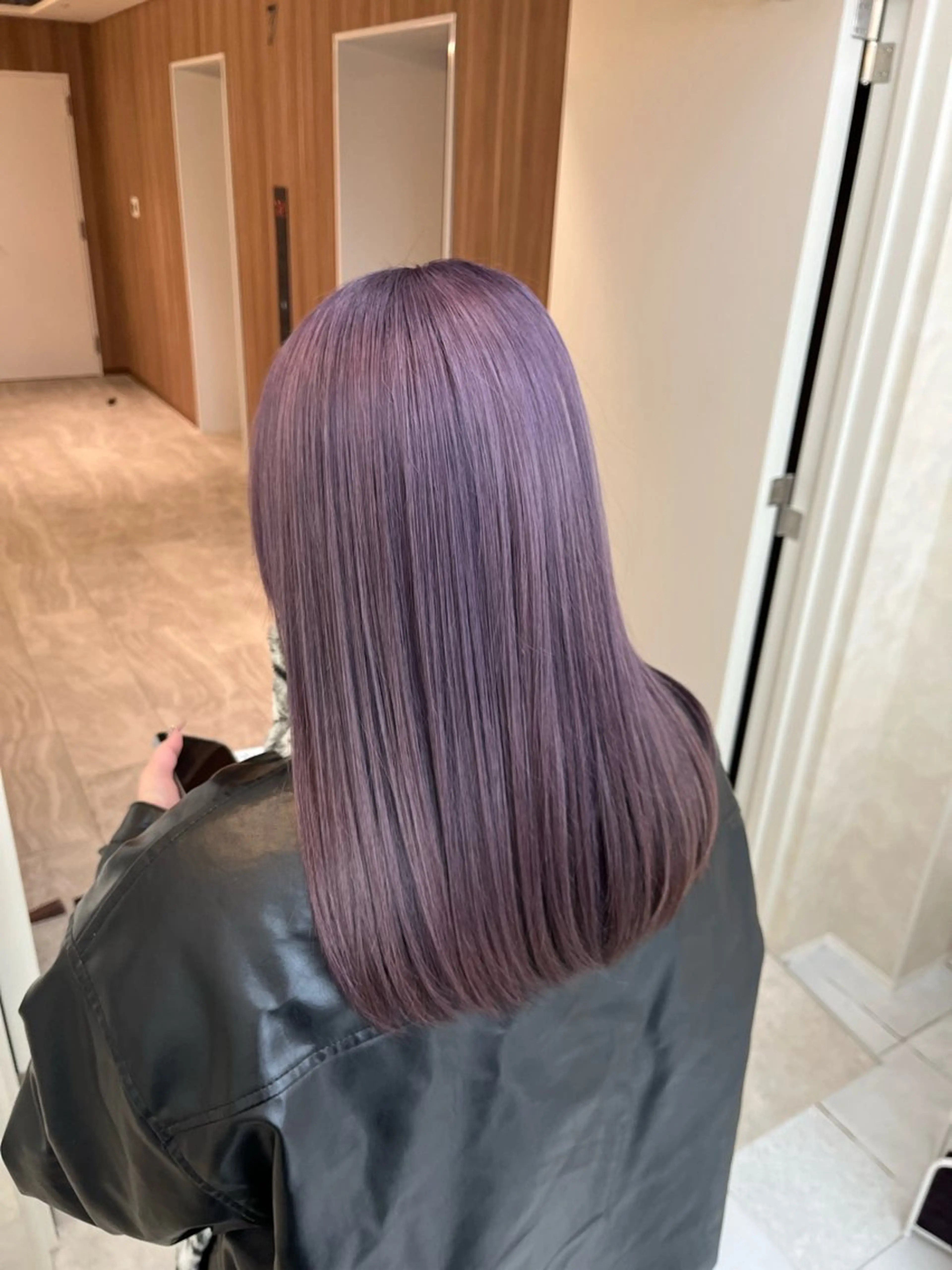 セミロング 顔周りカット ヘアカラー 縮毛矯正💎/ 素髪ストレート🫧のヘアスタイル