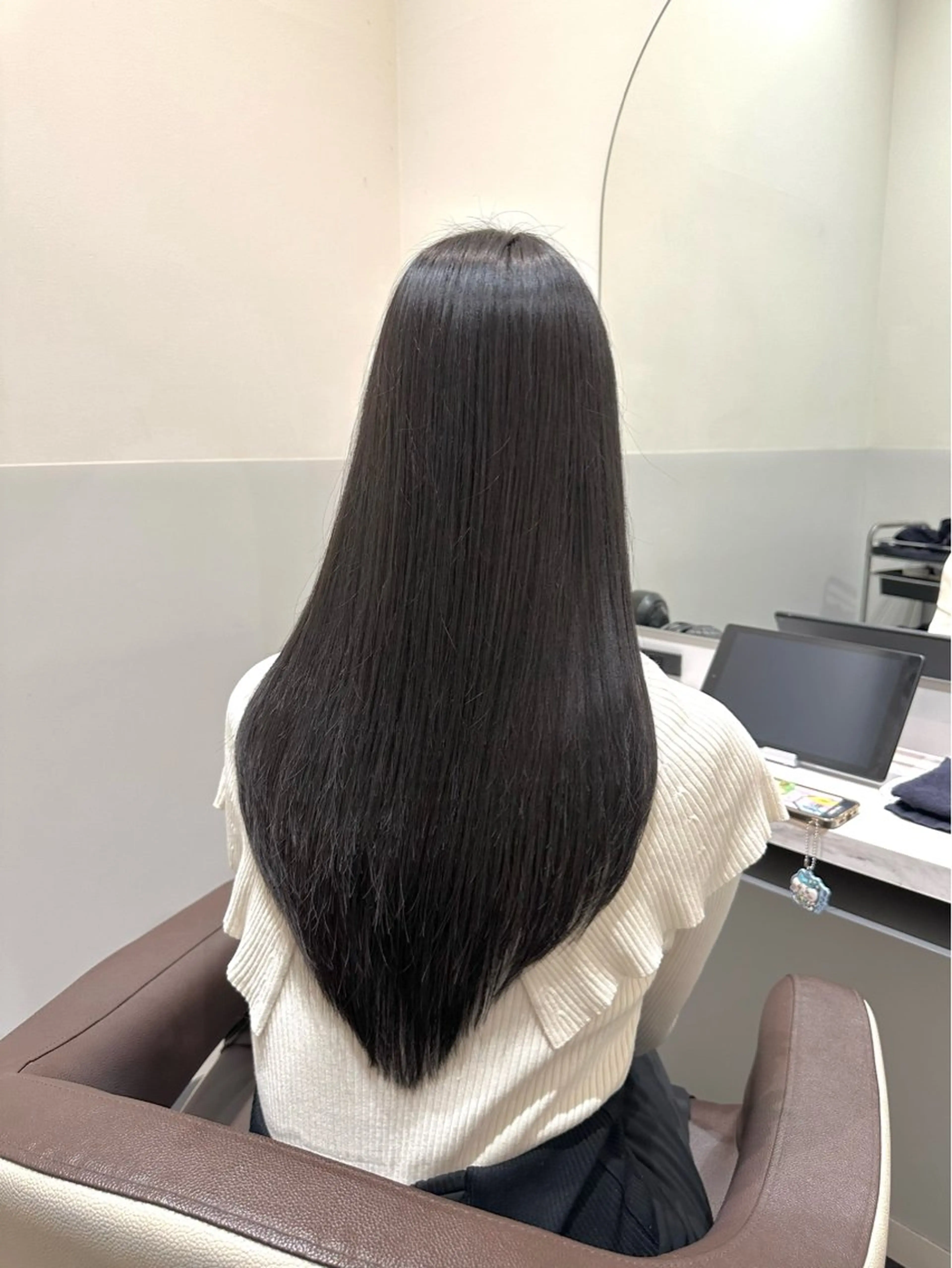 ロング カラー ブリーチ グレージュ ブリーチなしカラー レイヤーカット カット ヘアカラー トリートメント LUMO所属・矢野 晃平のヘアスタイル
