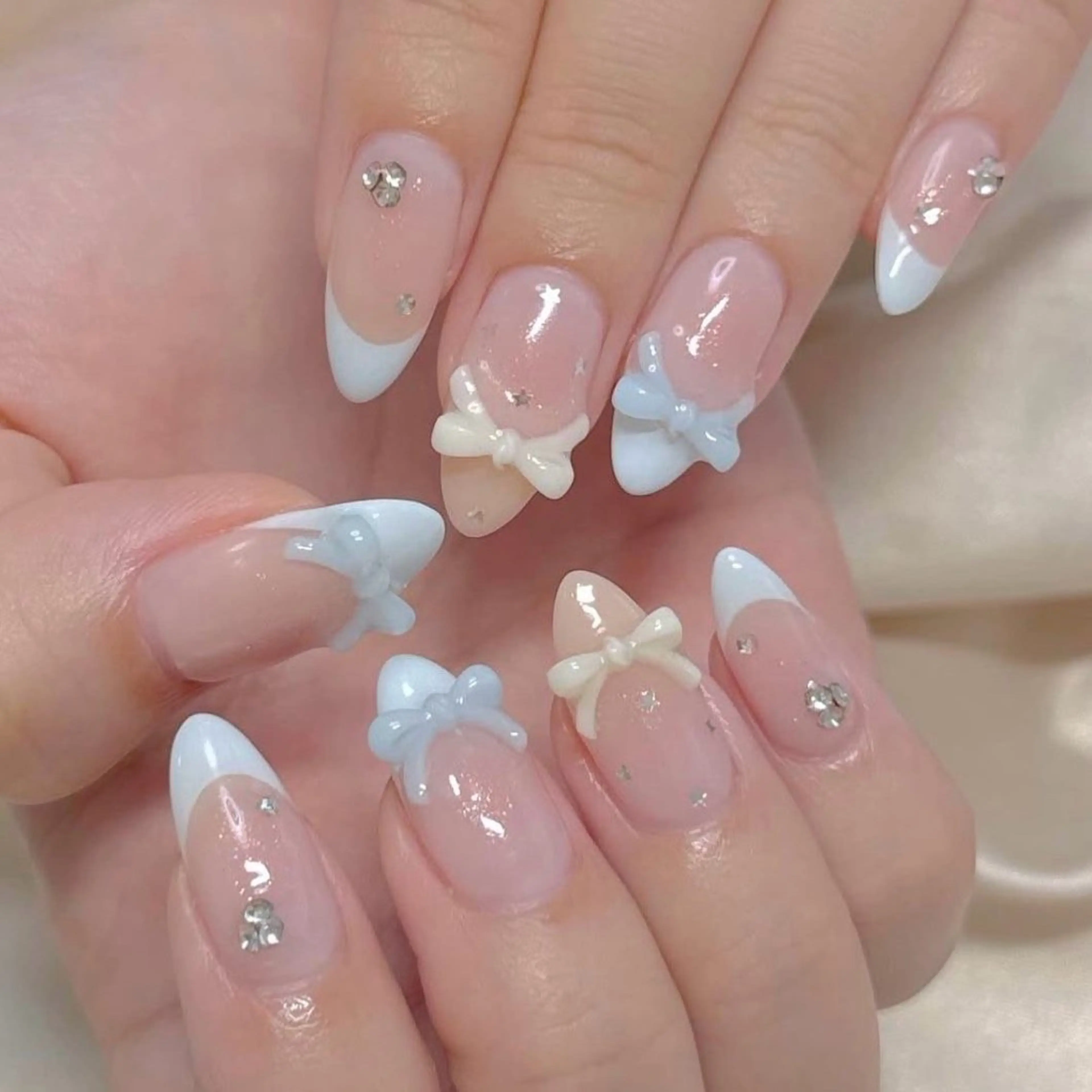 ネイル フレンチネイル キラキラネイル 韓国ネイル シンプルネイル ワンホンネイル ハンドネイル MEI Nailのネイルデザイン