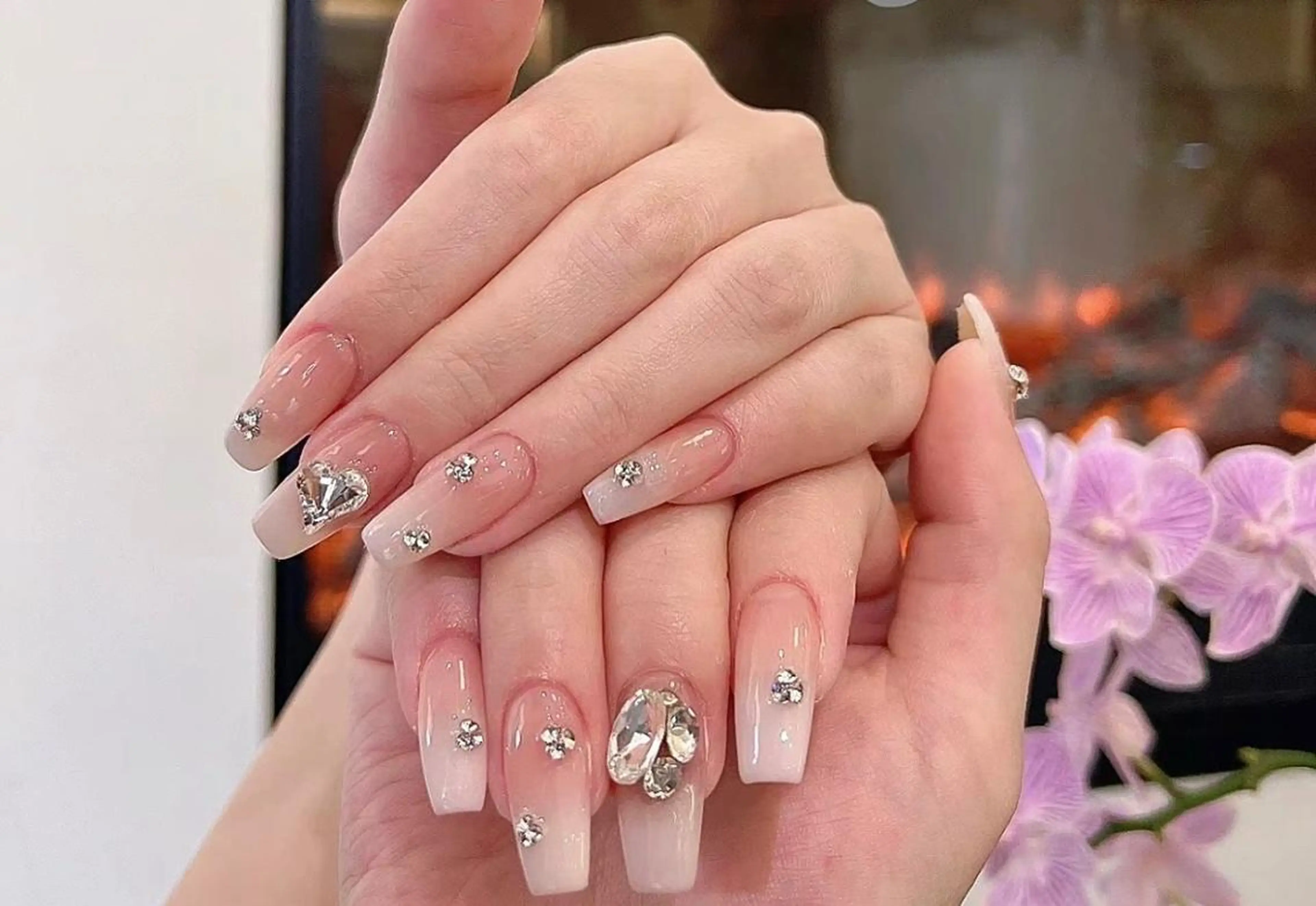 ネイル ハンドネイル エ リのネイルデザイン