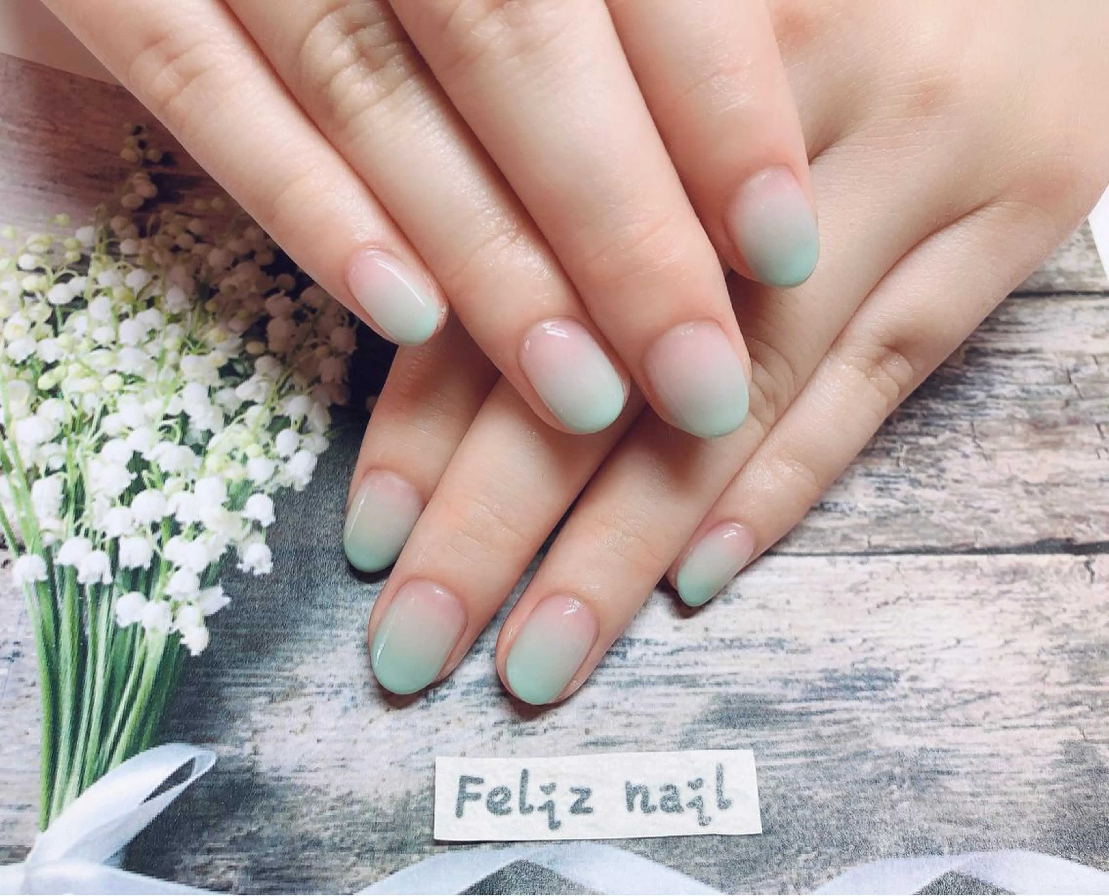 ネイル ジェルネイル グラデーション グリーン オフィスネイル パラジェル ハンドネイル ユキカ （ネイリスト）のネイルデザイン