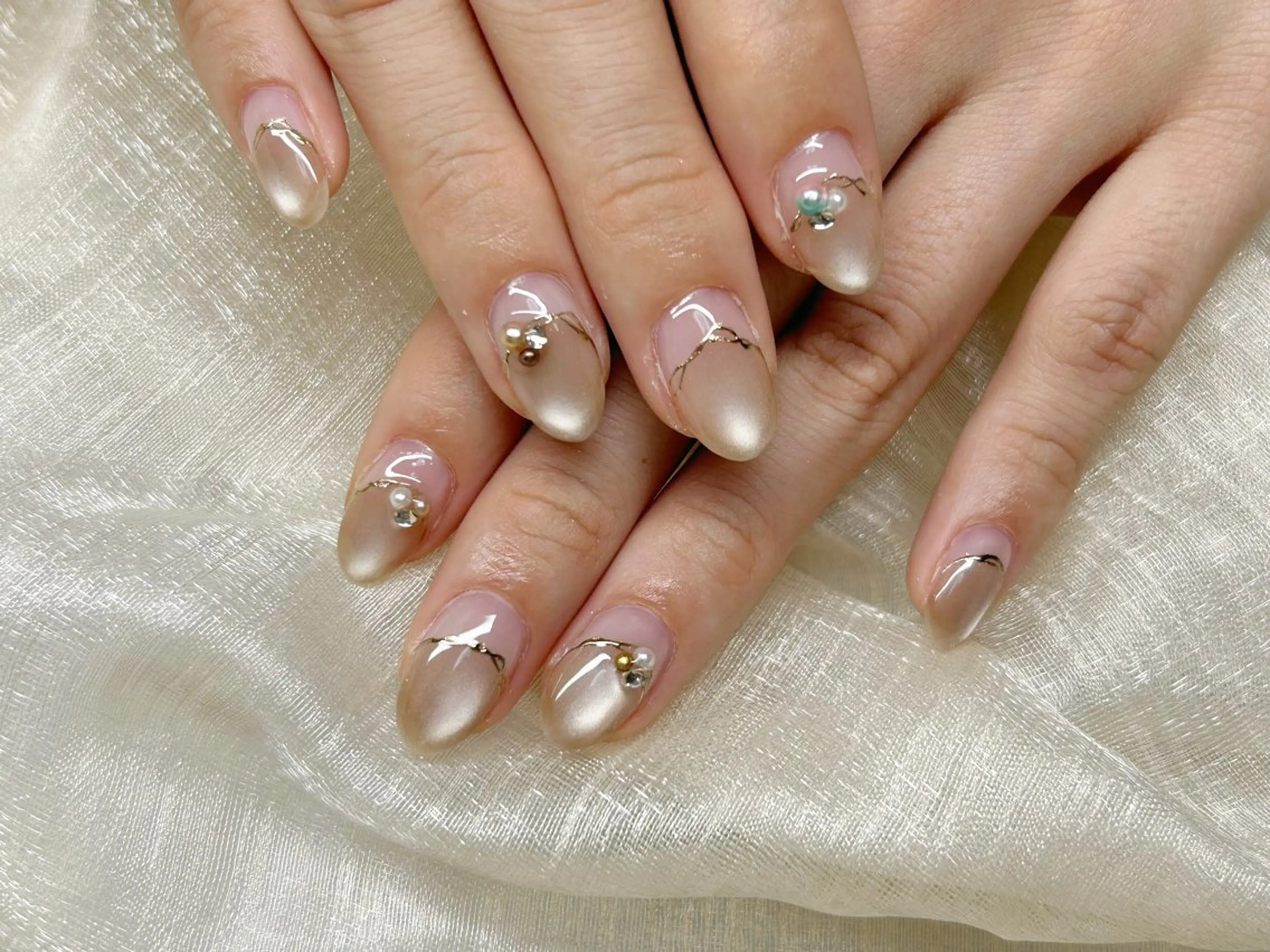 ネイル アートネイル 成人式 長さ出し フットネイル マグネットネイル ハンドネイル Lino Nailのネイルデザイン