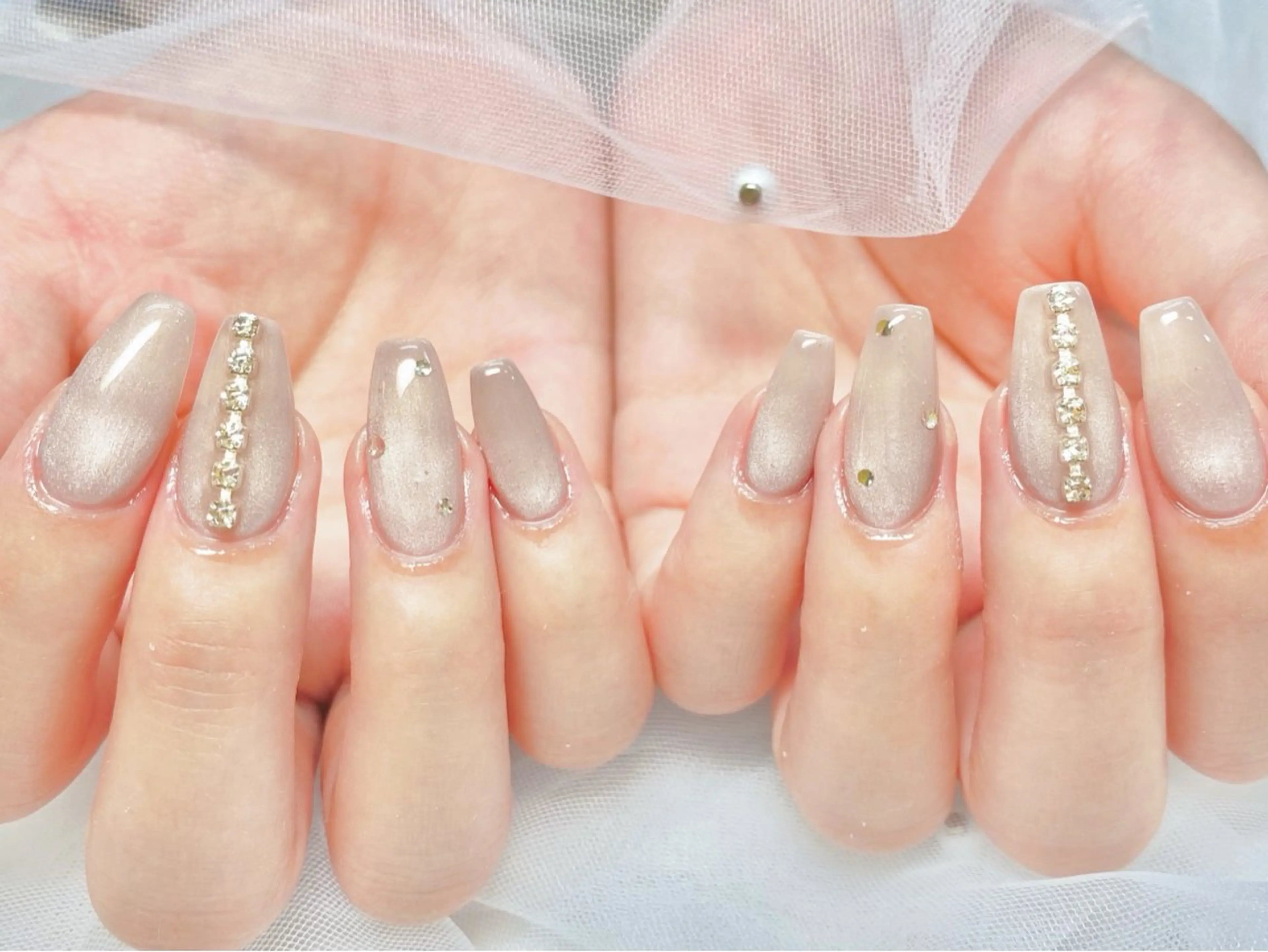 ネイル ロングネイル マグネットネイル シンプルネイル ワンホンネイル Jebel Beauty所属・Jebel Beauty Miuの眉毛・アイブロウイメージ