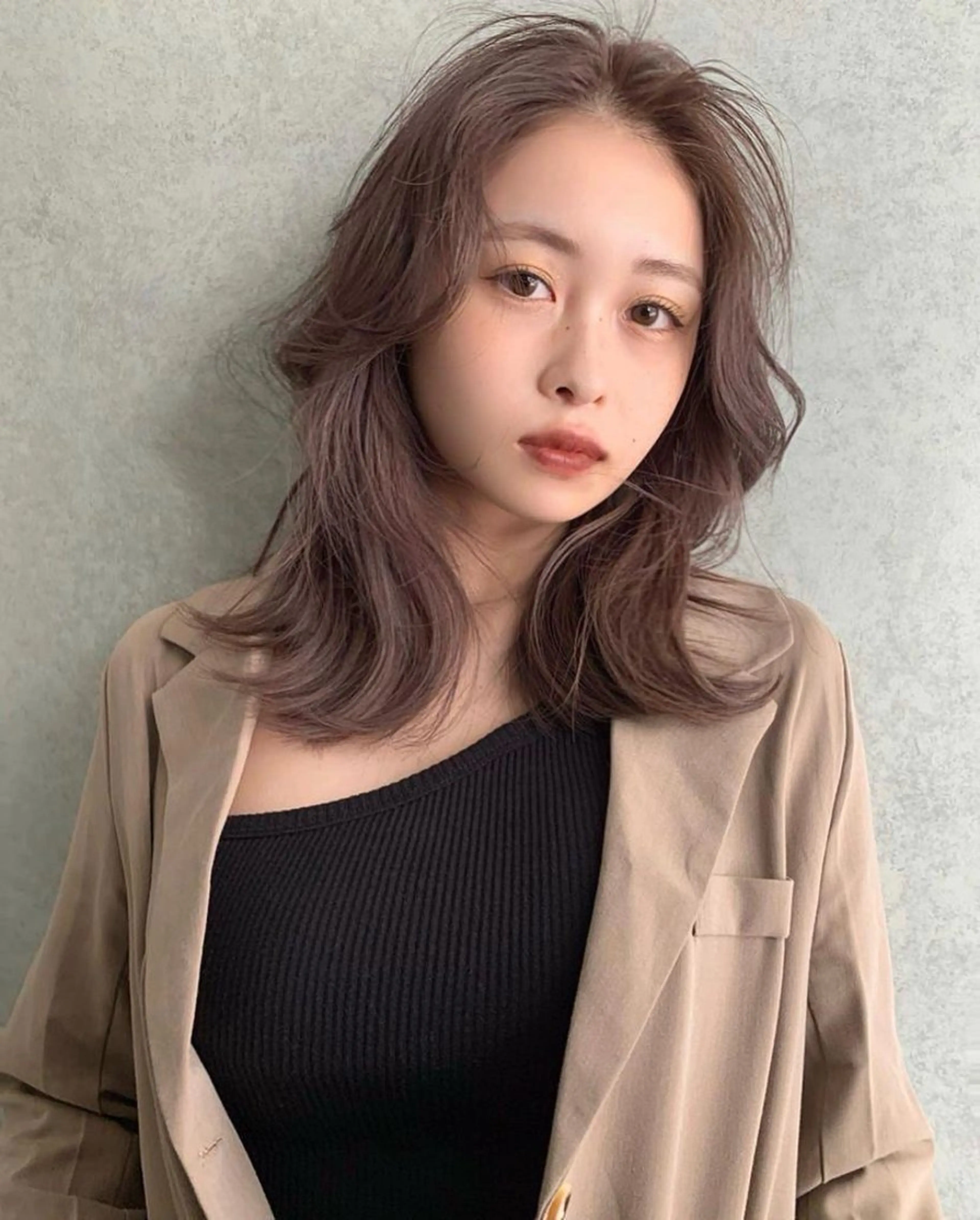 12月22日19時半限定無料❣️ミディアム後ろまでレイヤー入れる方3センチ以上切る方♡の写真