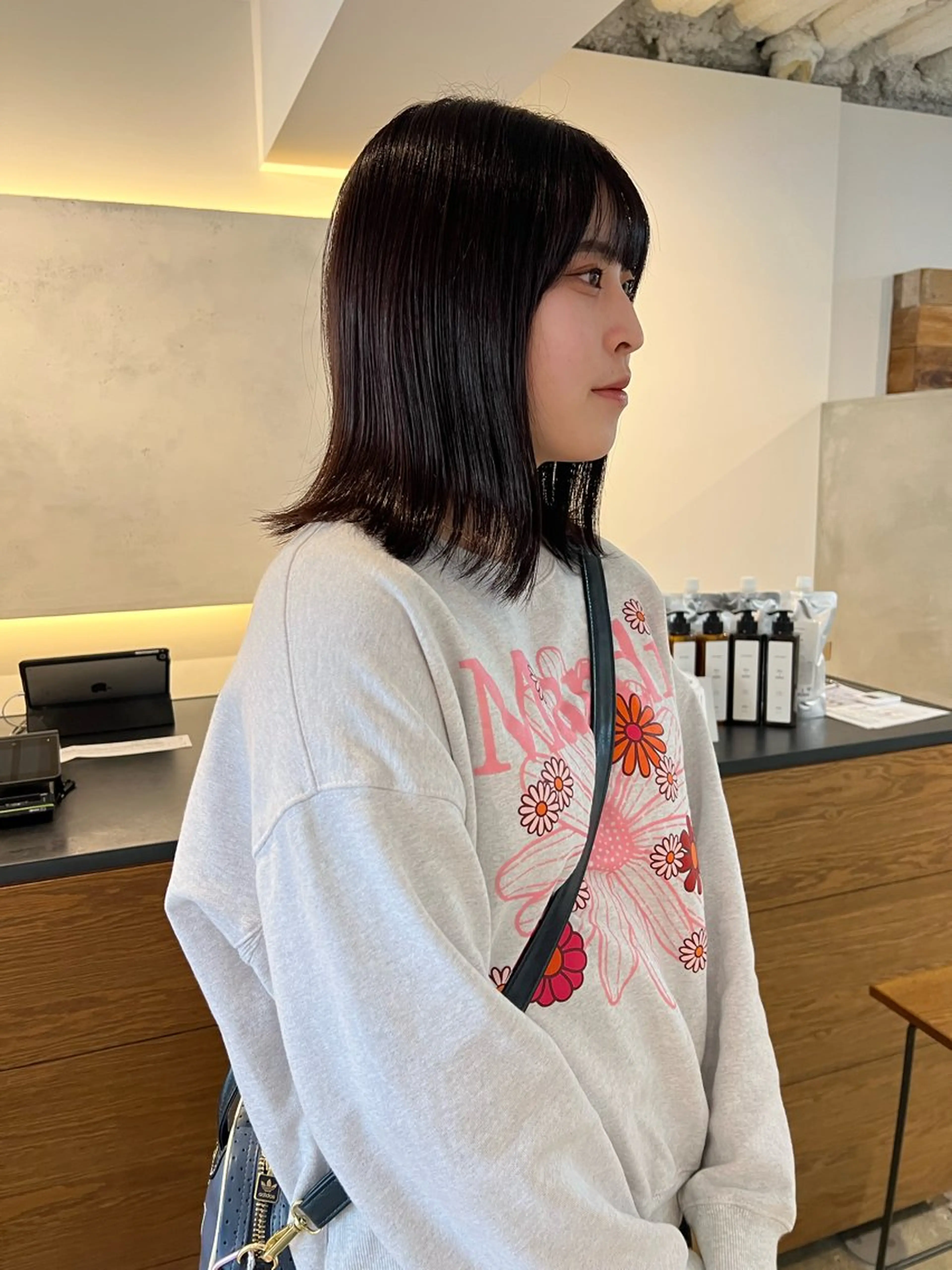 ミディアム カラー SHE. sakae所属・すみか / カットモデル募集のヘアスタイル