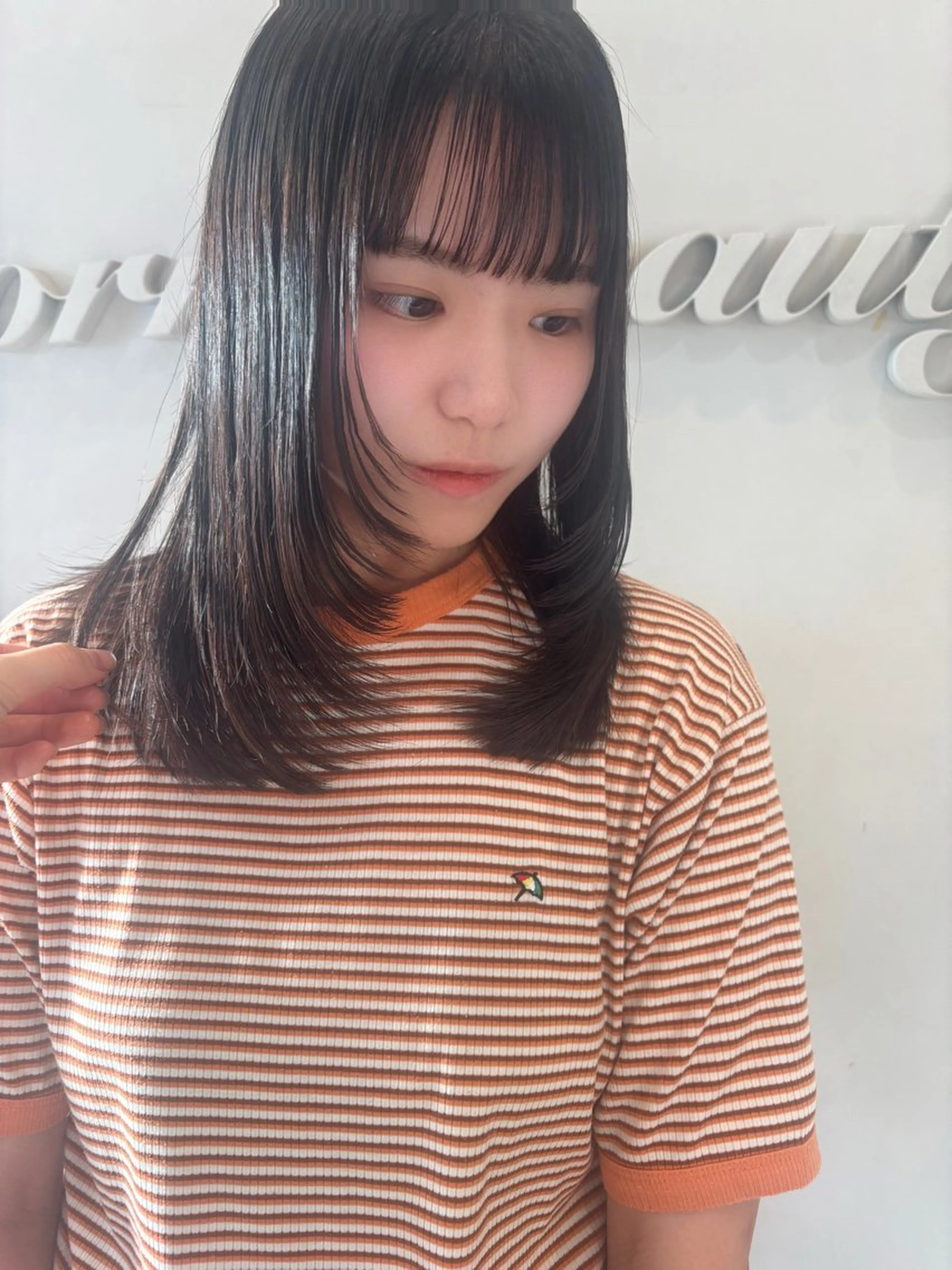 ミディアム reborn店長 🤍リルのヘアスタイル