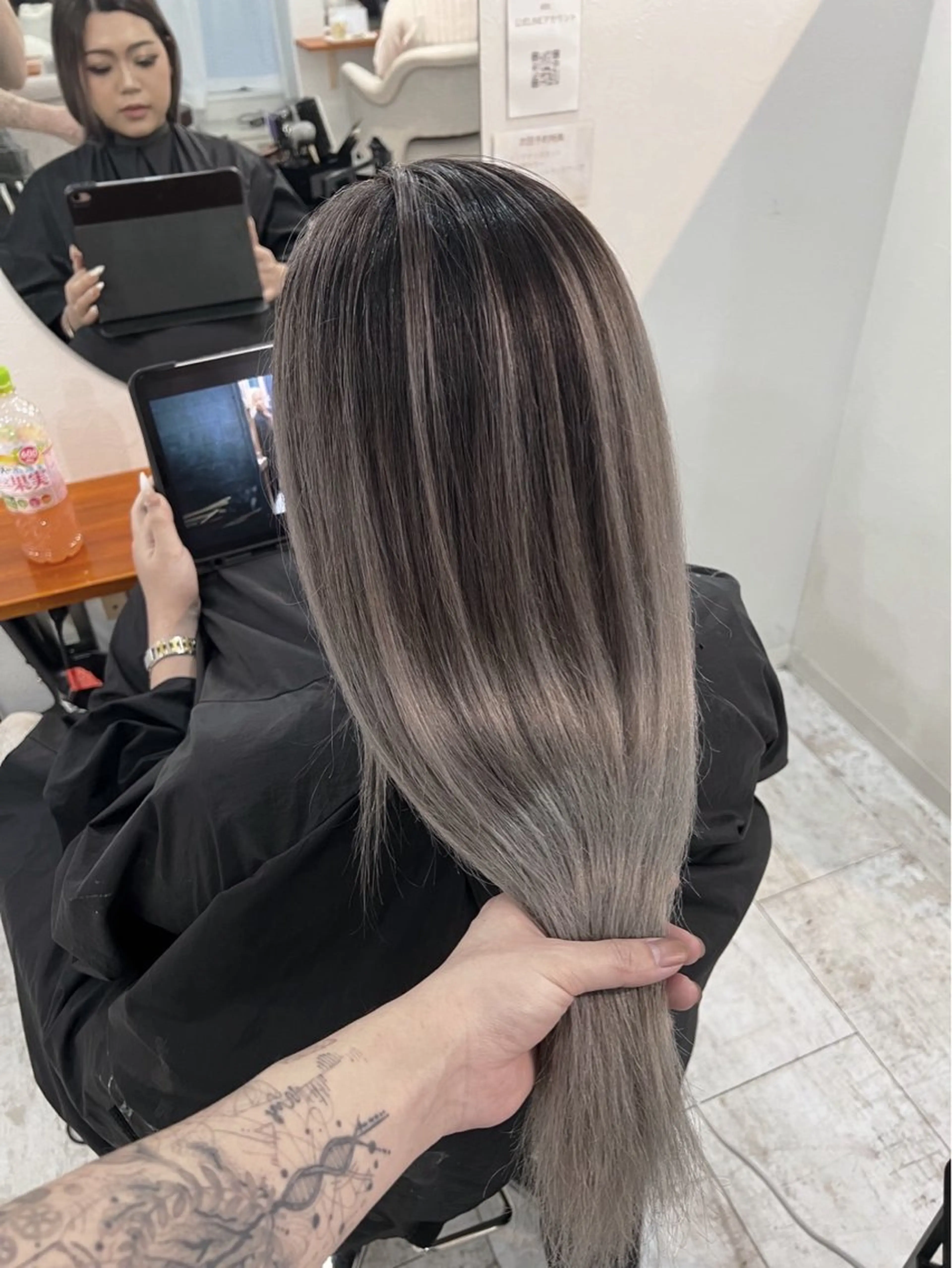 セミロング カラー バレイヤージュ グレージュ レイヤーカット ヘアカラー トリートメント ROBIN所属・指名数No.1 /NAOYAのヘアスタイル