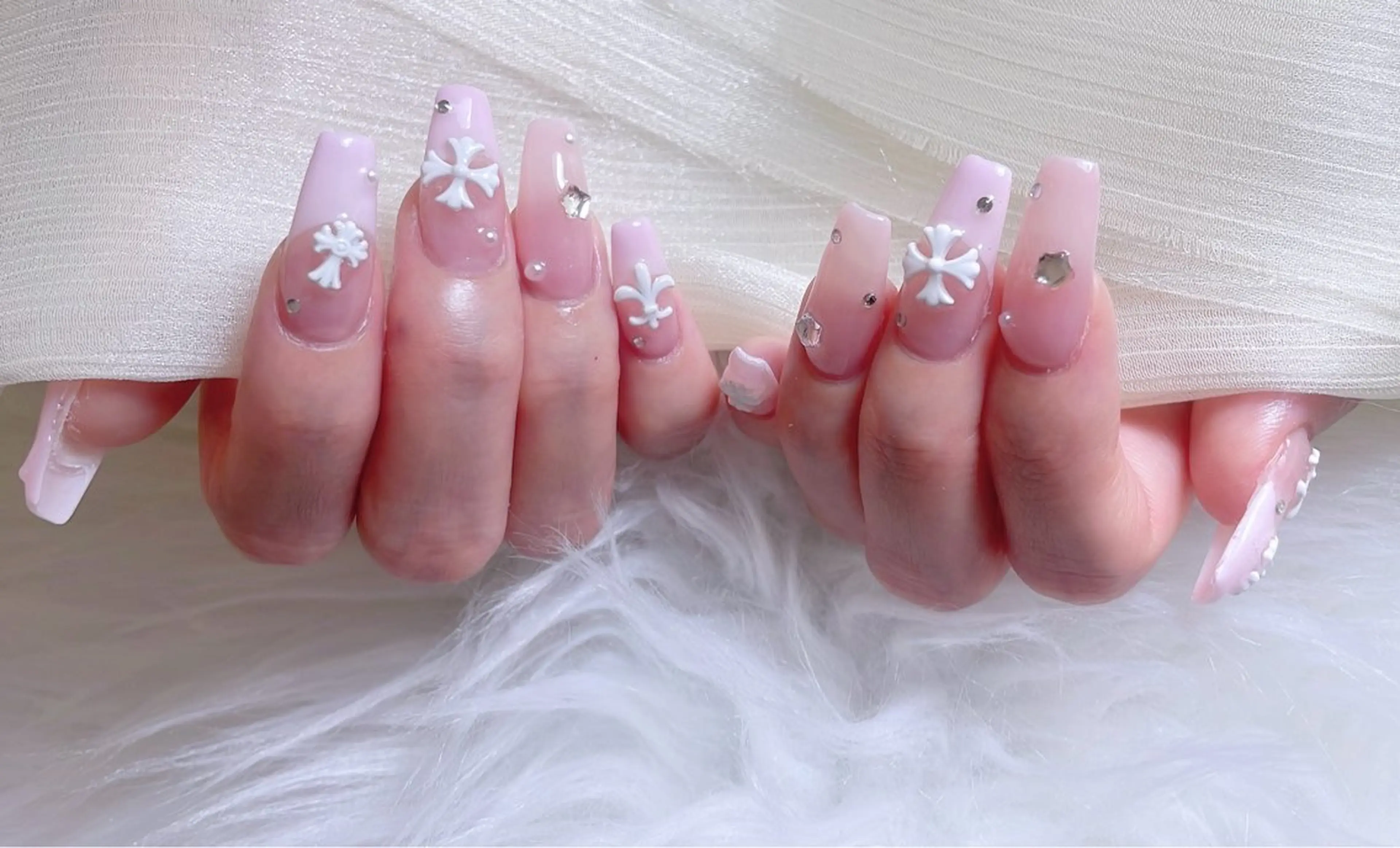 ネイル アニマル柄 チークネイル 成人式 フラッシュネイル フットネイル ハンドネイル B·U Nail大宮 長さだし専門店のネイルデザイン