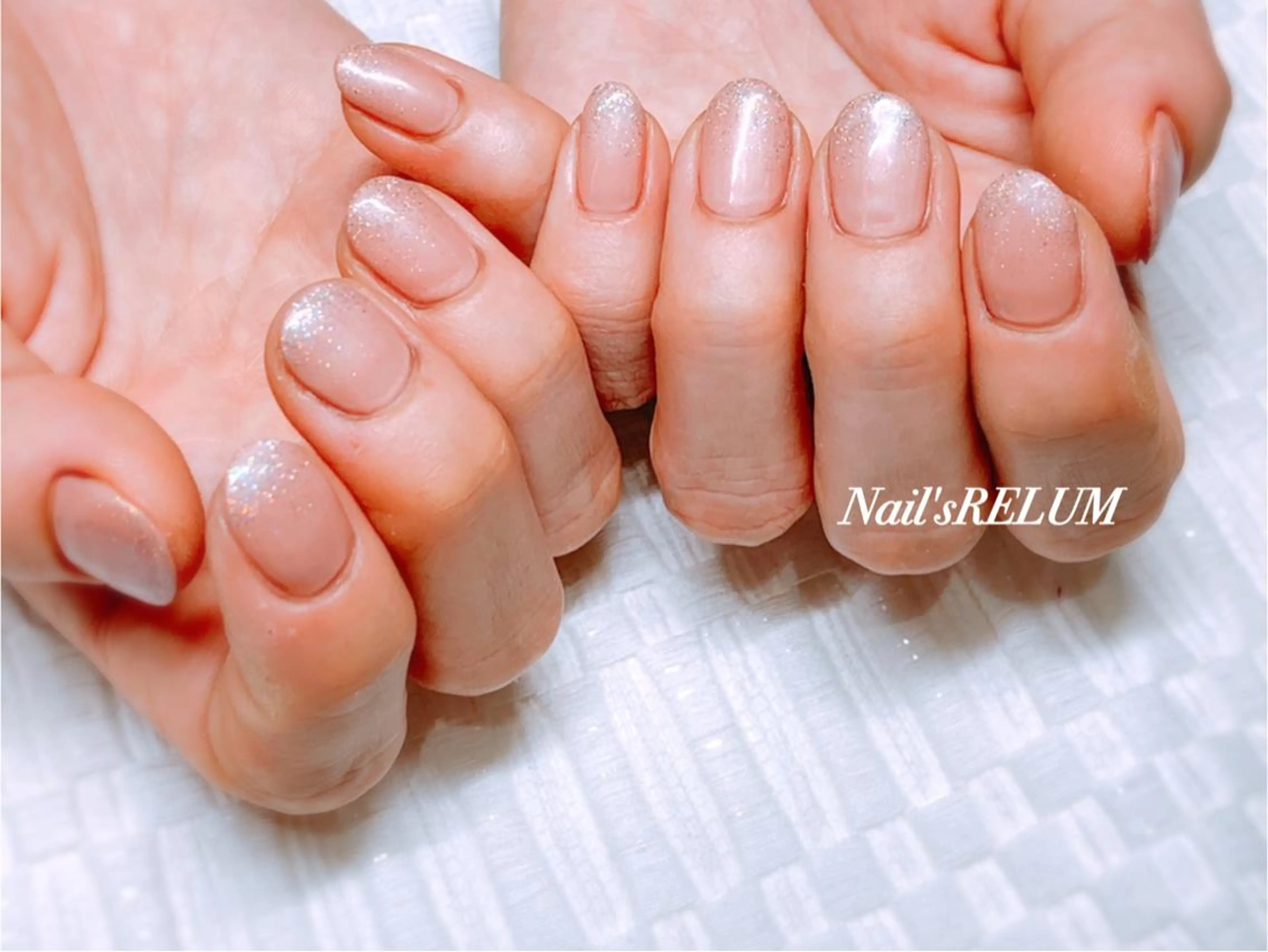 ネイル ジェルネイル ラメ(グリッター) ワンカラーネイル シンプルネイル THECOLORS所属・近貞 莉奈のネイルデザイン