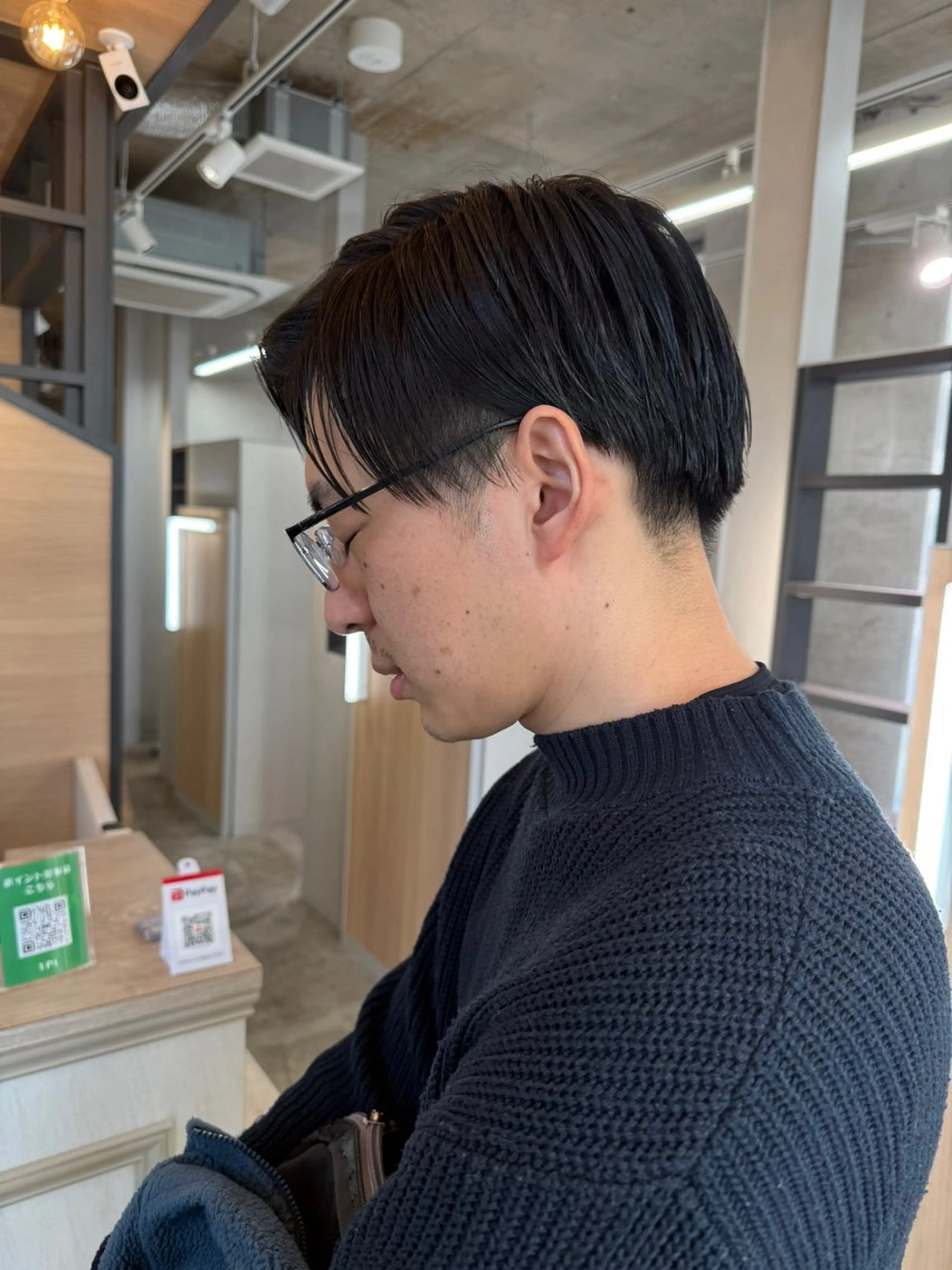 ショート メンズ センターパート ダウンパーマ フェザーパーマ メンズハイライト メンズインナーカラー 藤崎百道メンズカット Zina/森井唯央のヘアスタイル