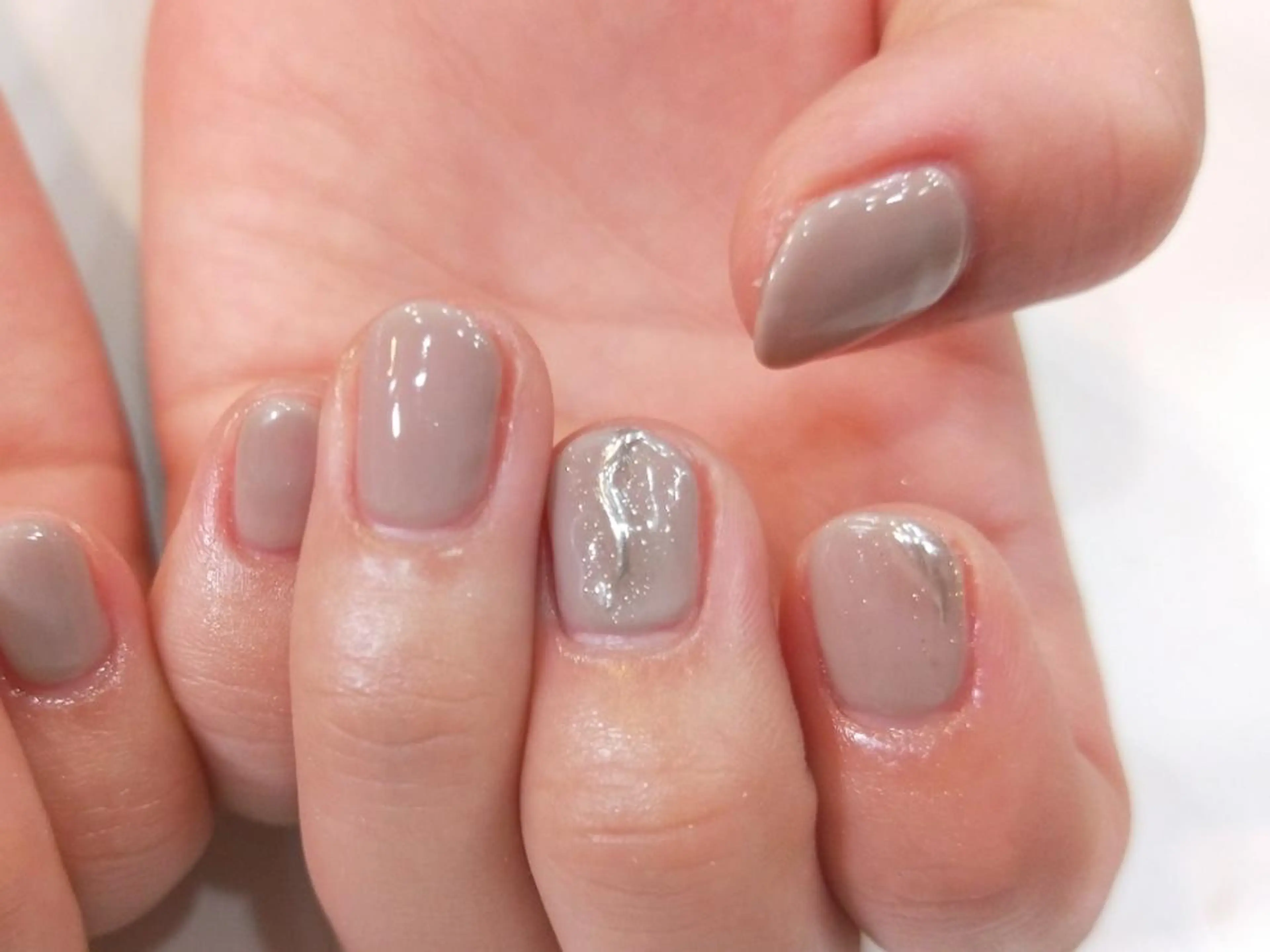 ネイル ハンドネイル ハンドケア R'well所属・はばすみれ🎀ﾈｲﾙ 光ﾌｪｲｼｬﾙ ﾍｱのネイルデザイン