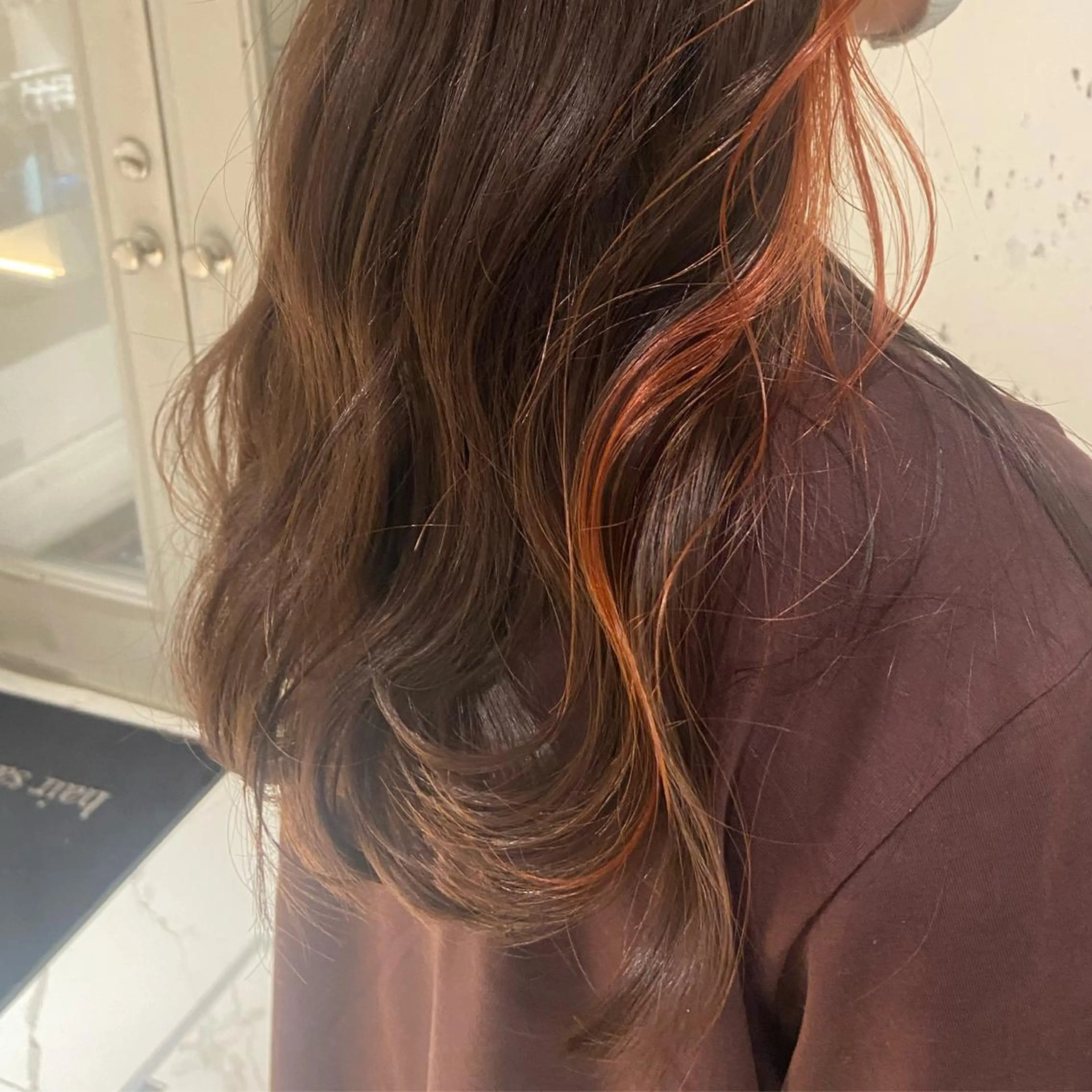 ロング カラー イヤリングカラー ハイトーンカラー インナーカラー オレンジ カジュアルを女っぽく 𝗮𝘆𝗮𝗰𝗼のヘアスタイル