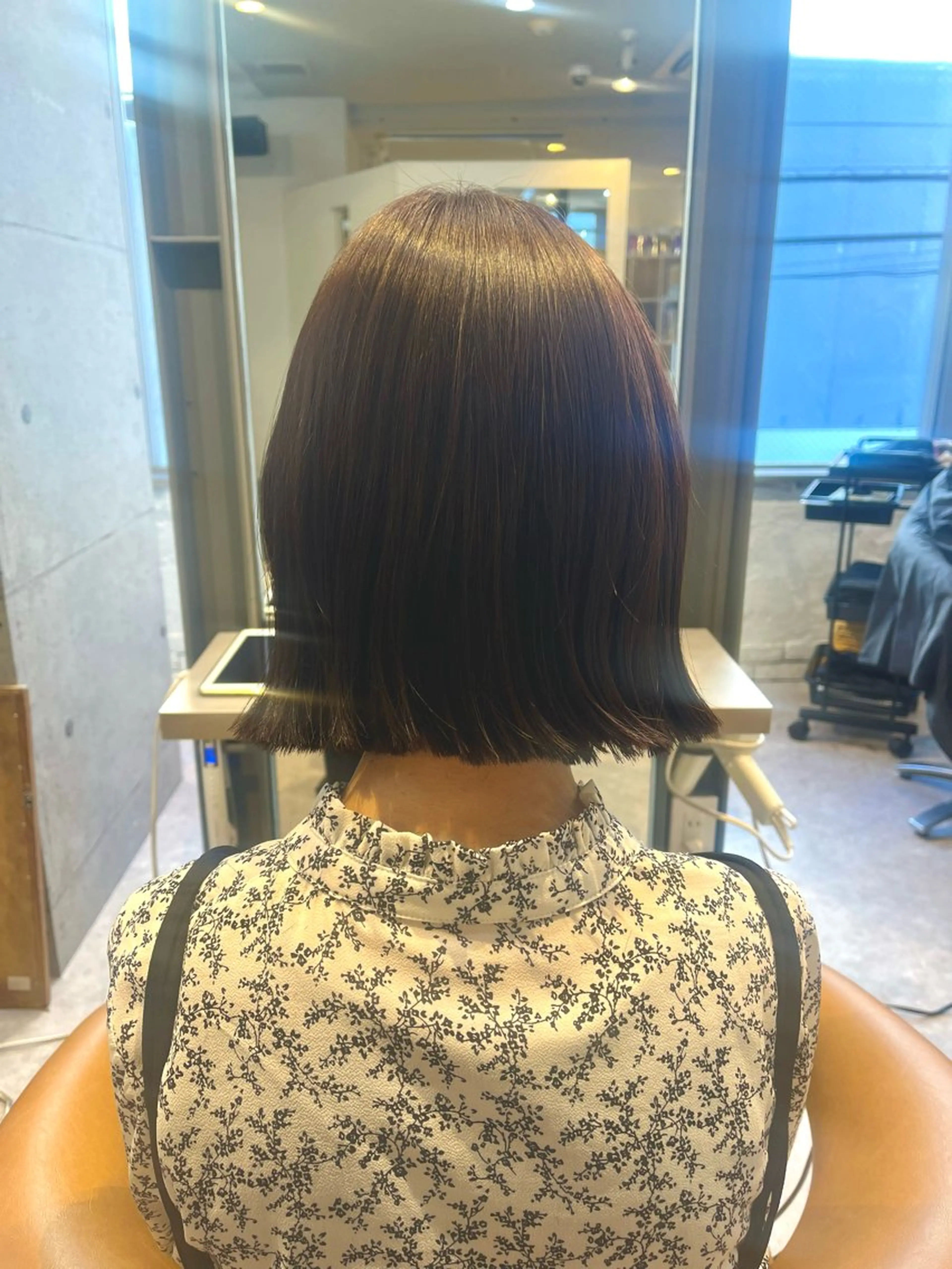 ミディアム カット ヘアカラー うしだ かおるのヘアスタイル
