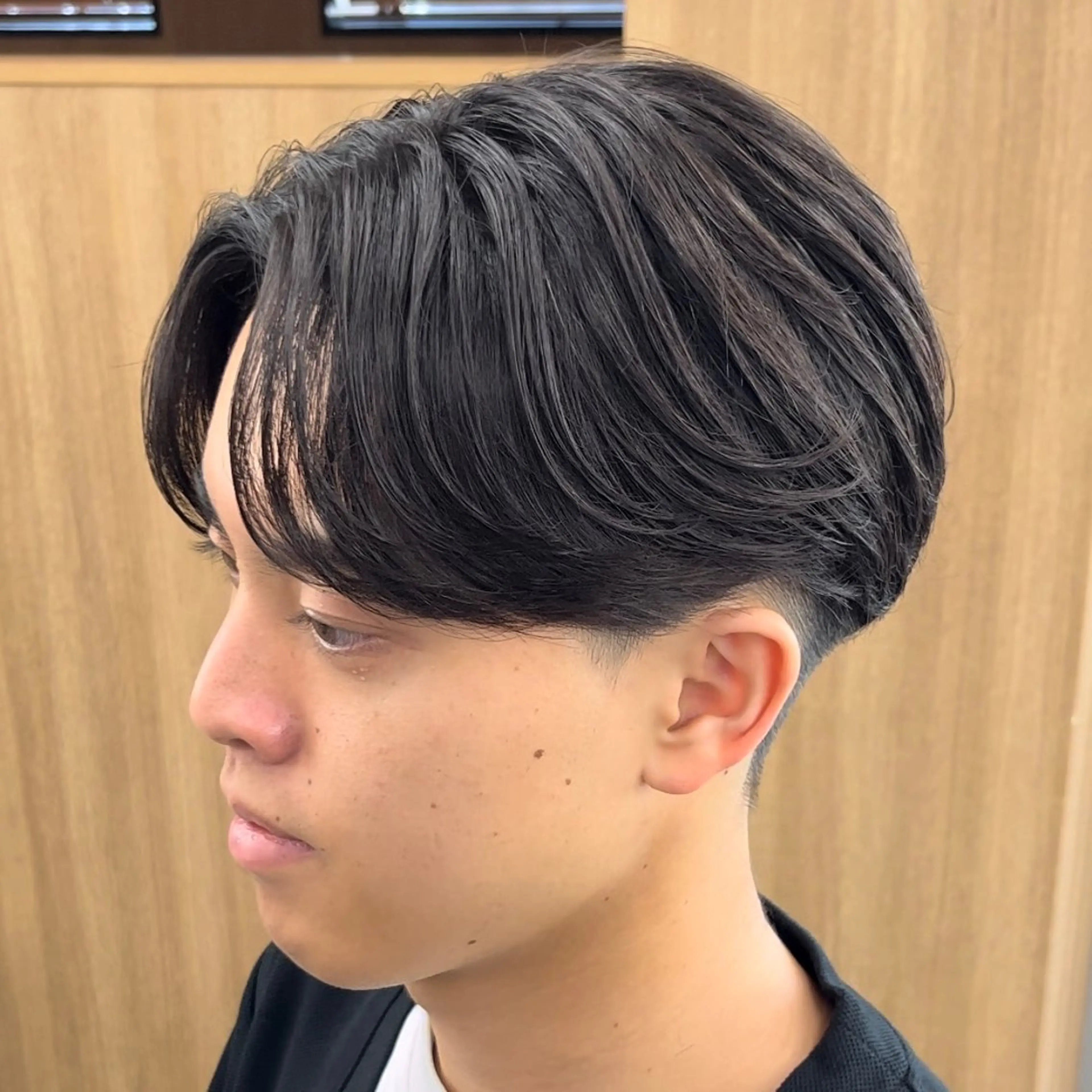 ショート カラー パーマ メンズ メンズパーマ カット パーマ センターパート マスターかずまのヘアスタイル