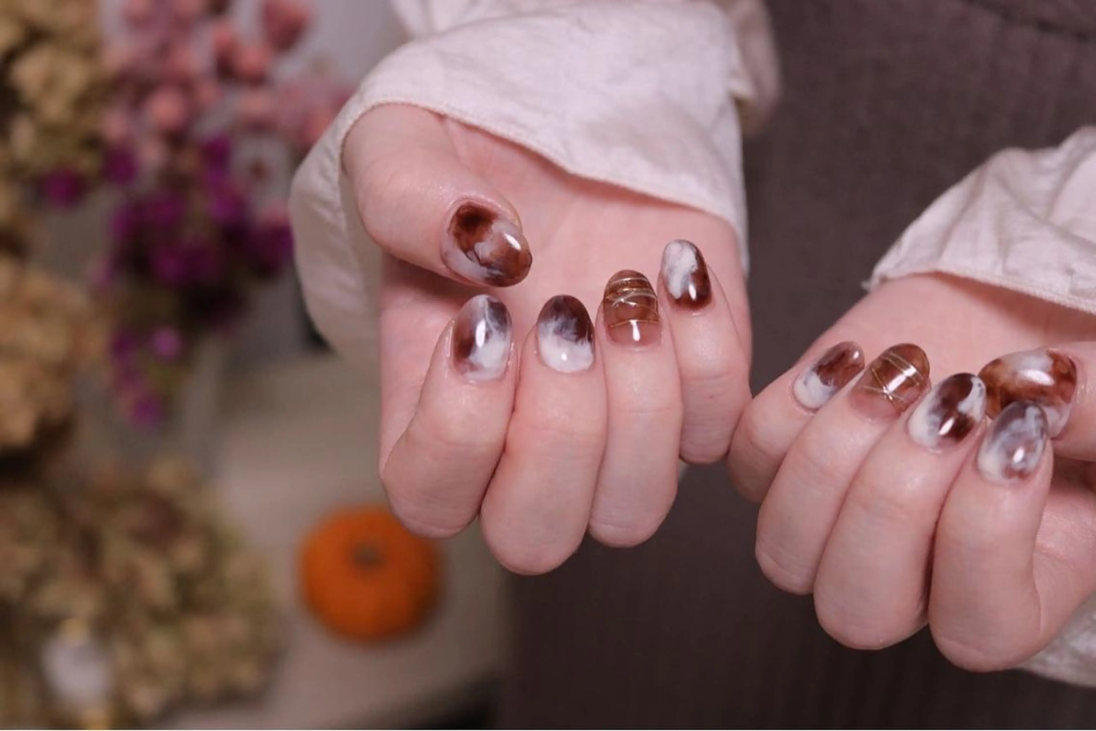 ネイル オーロラネイル カジュアル 長さ出し ジェルネイル 韓国ネイル ハンドネイル MH Nailのネイルデザイン