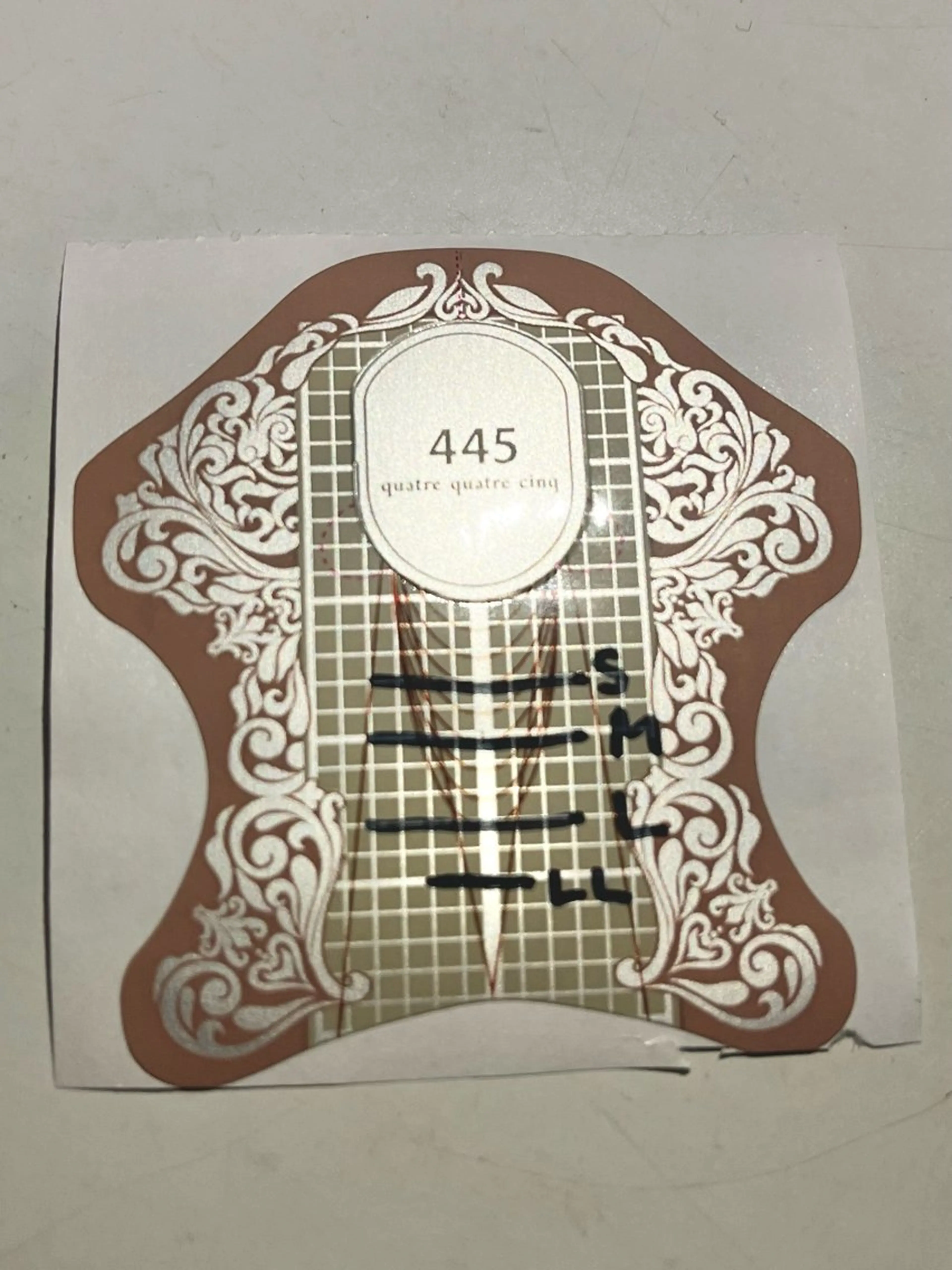 ネイル パリュール新宿店所属・パリュール 新宿店のネイルデザイン