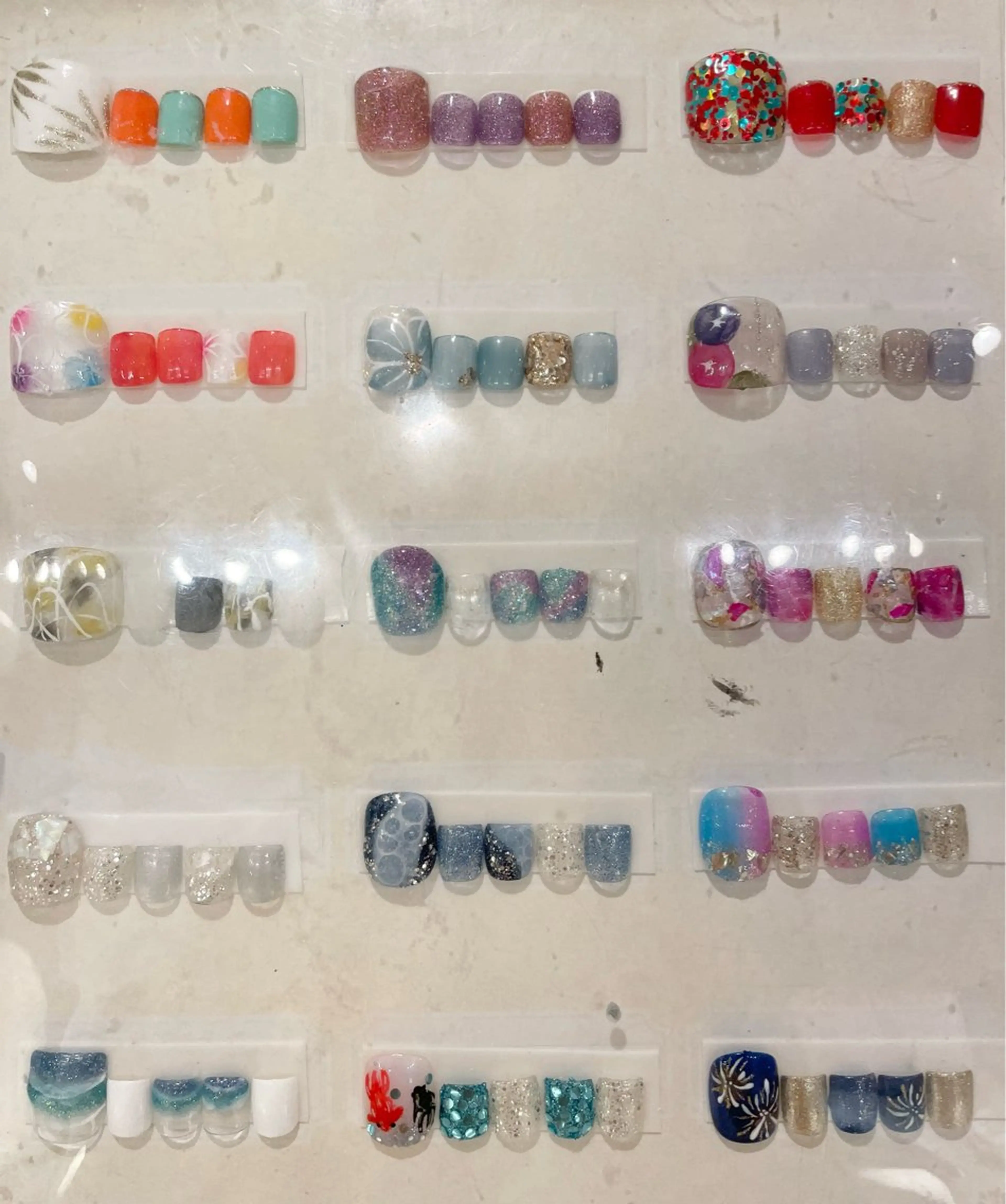 ネイル フットネイル biene 鴨下愛美のネイルデザイン