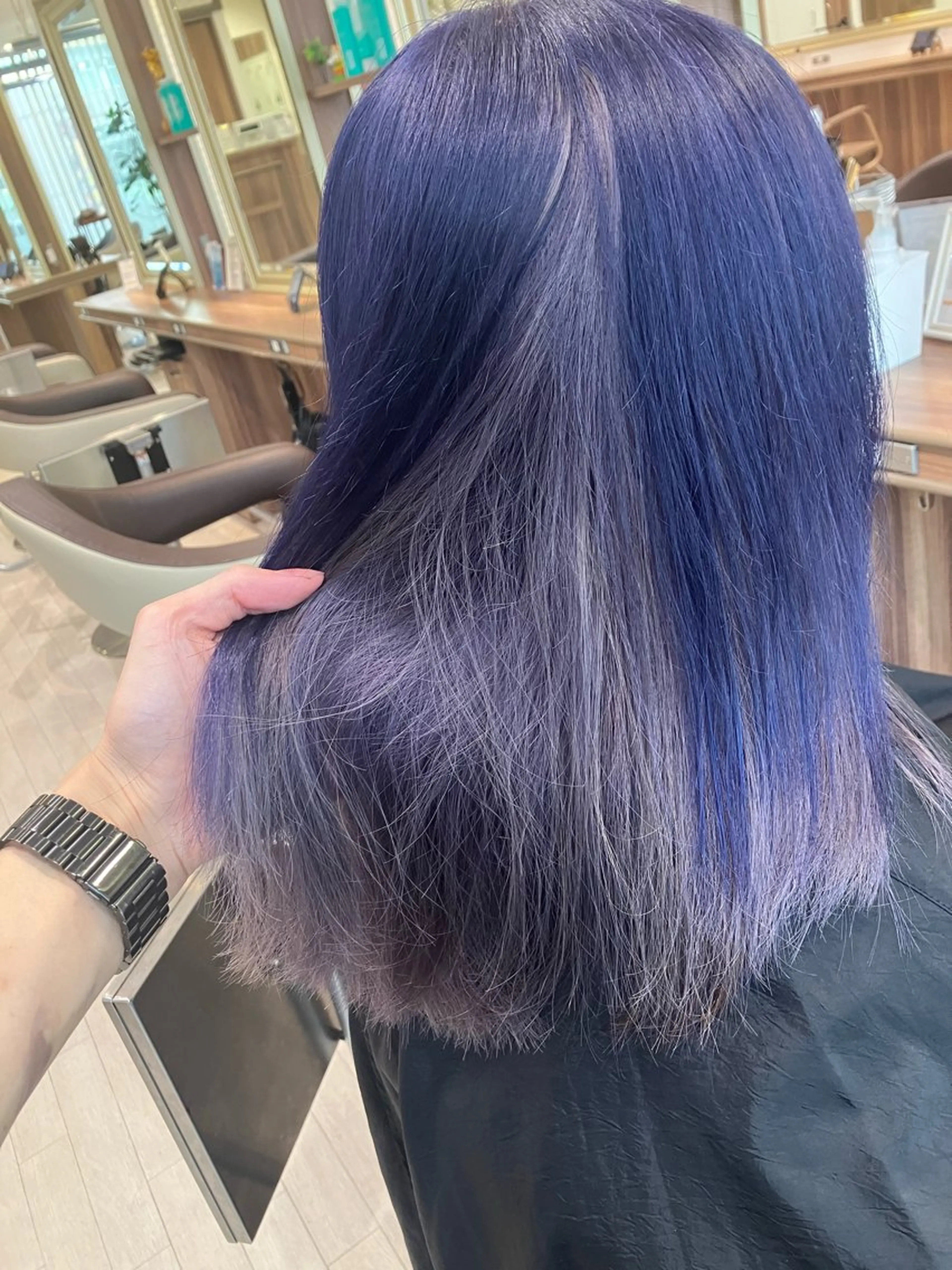 セミロング カラー ヘアカラー Re:st所属・Miyavi/カラー ショートボブのヘアスタイル