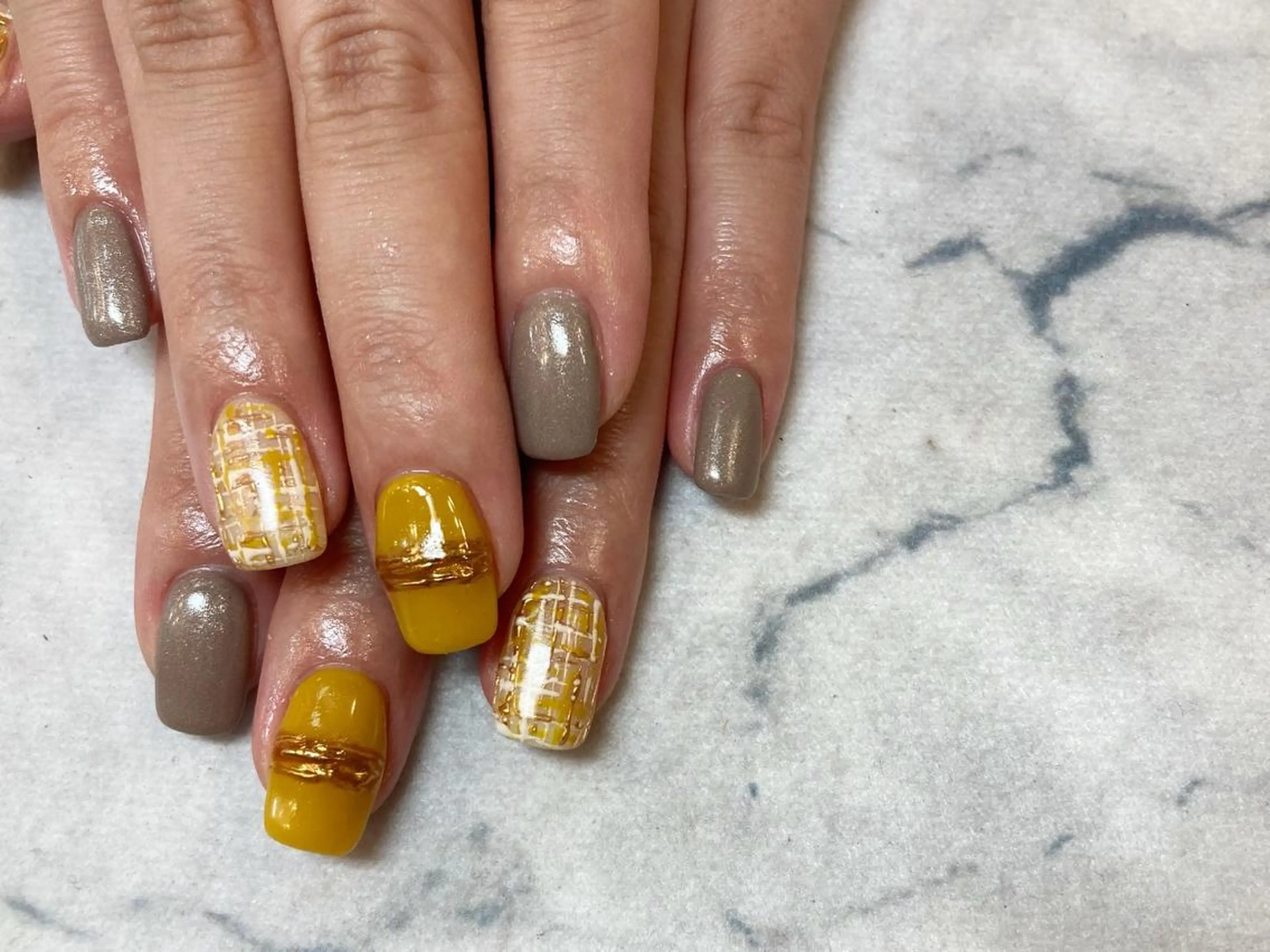 ネイル ネイルリボン 受付スタッフのネイルデザイン