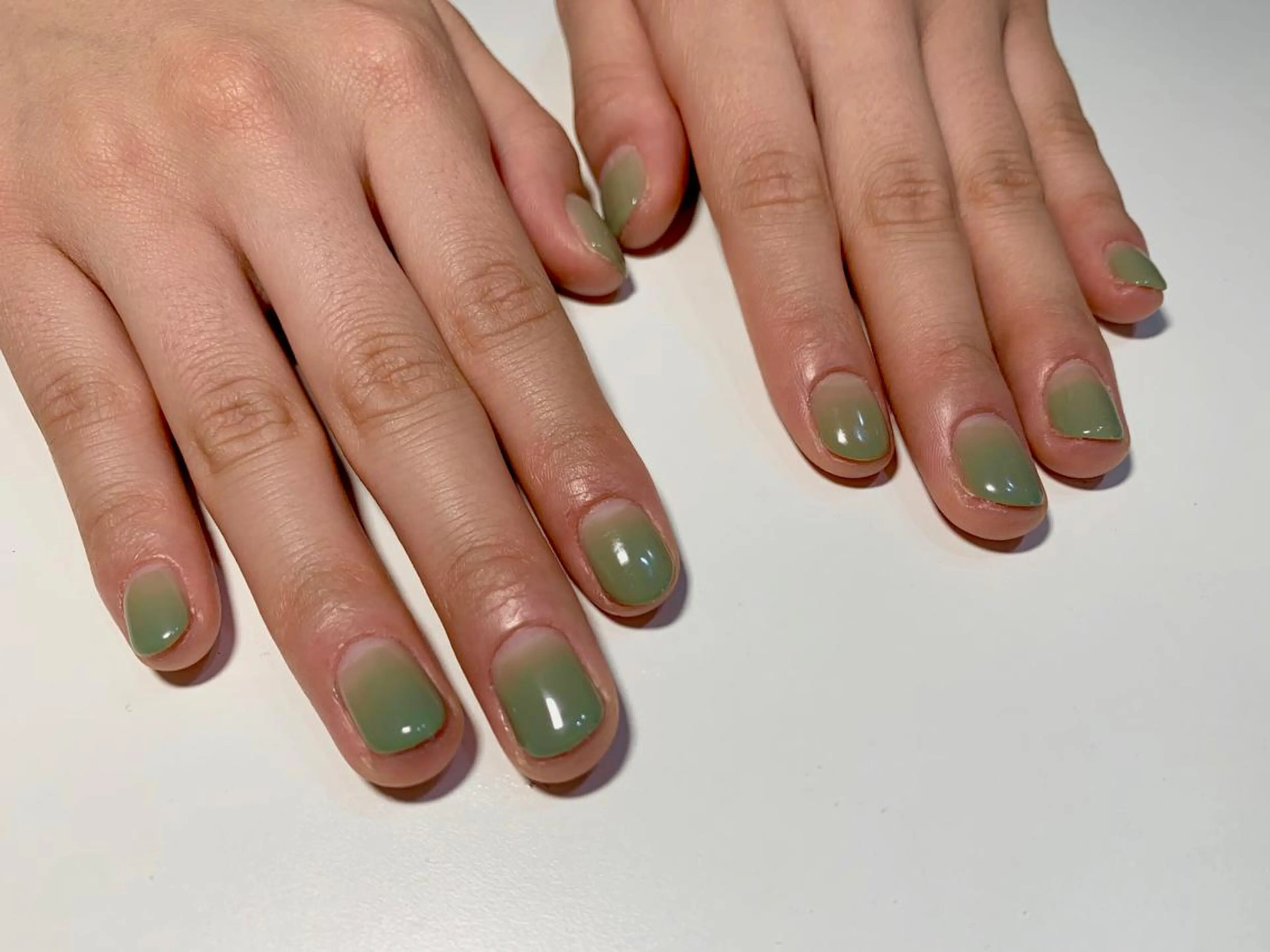 ネイル グラデーション ルリアンチッタ メンズ垢抜け特化の眉毛・アイブロウイメージ