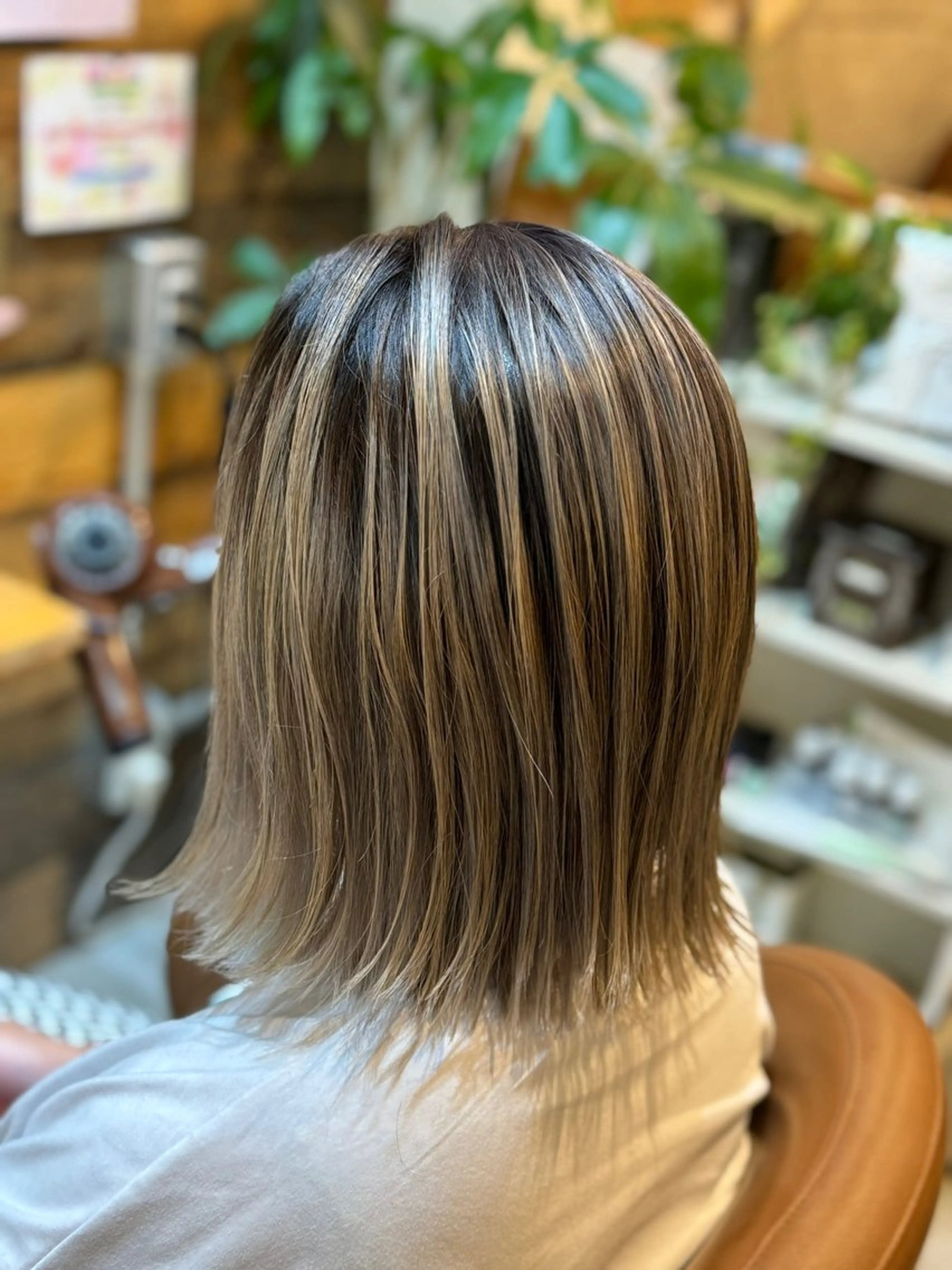 ミディアム カラー バレイヤージュ レイヤーカット Hair Make  feel   フィール所属・森下 麻美子のマツエク・マツパデザイン