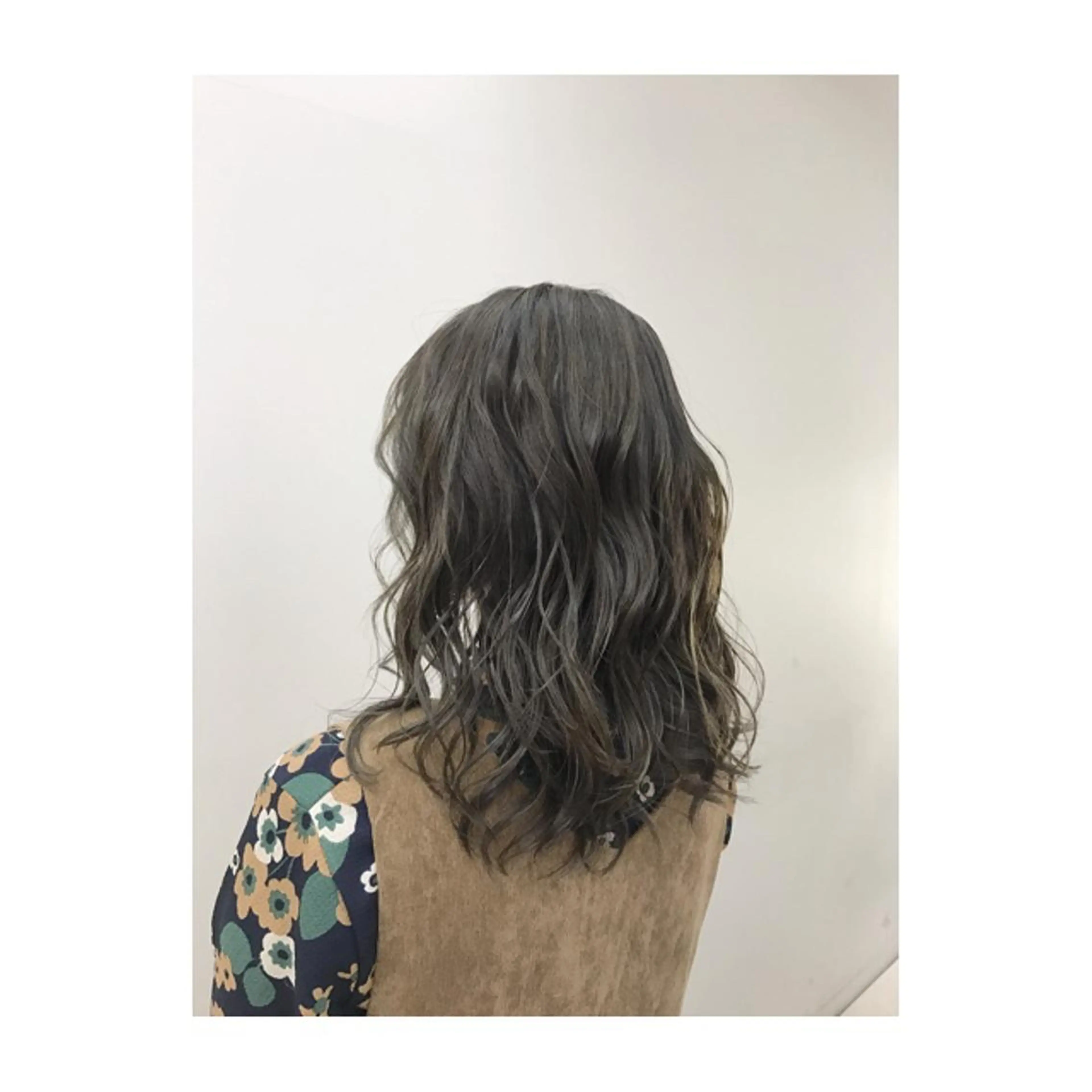 ミディアム カラー 永岡 鉄平のヘアスタイル