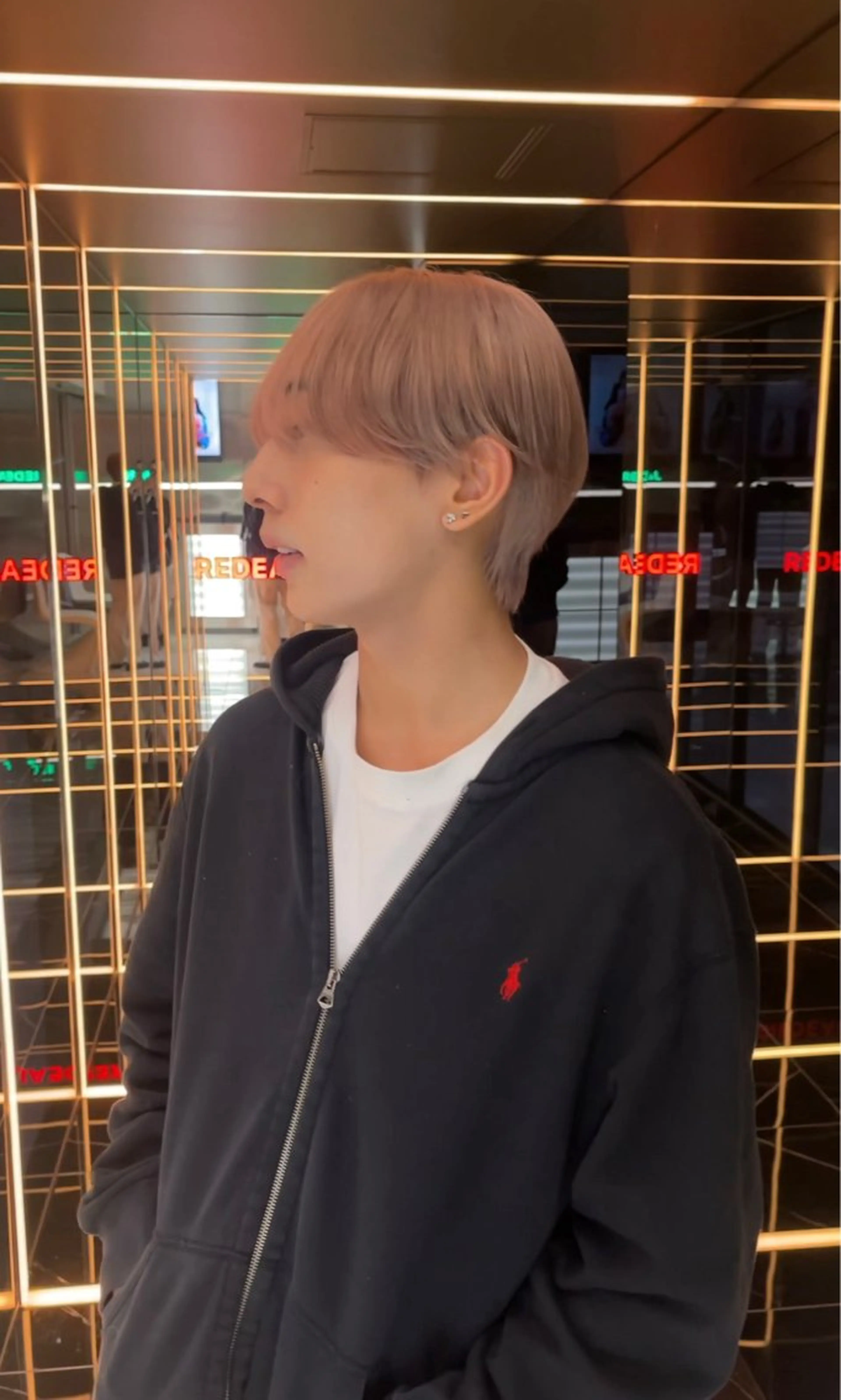 ショート 縮毛矯正 REDEAL 渋谷所属・こうき/縮毛矯正/ ブリーチ縮毛矯正のヘアスタイル