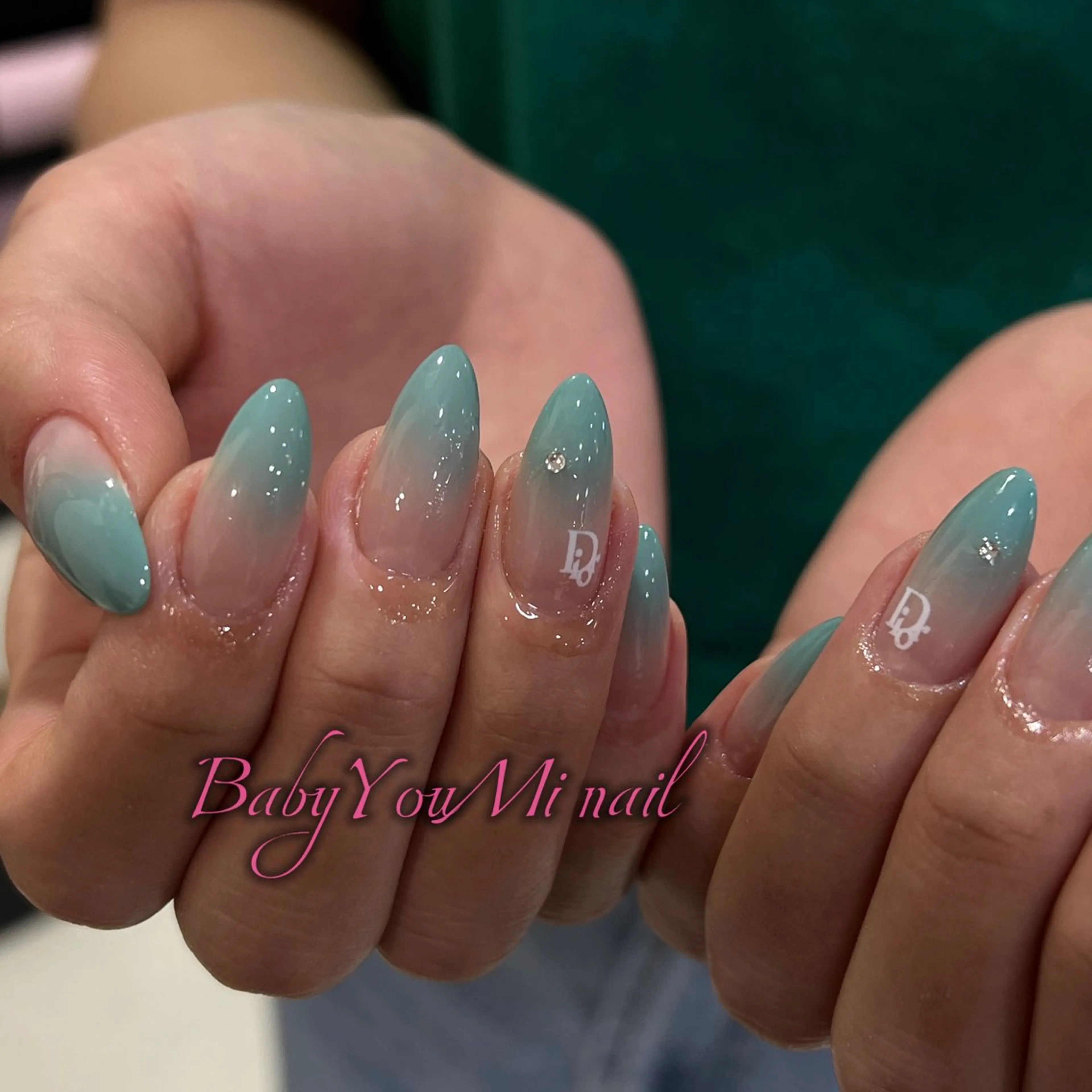 ネイル オーロラネイル フラワーネイル フットネイル フレンチネイル ジェルネイル ハンドネイル BabyYouMi ねねのネイルデザイン