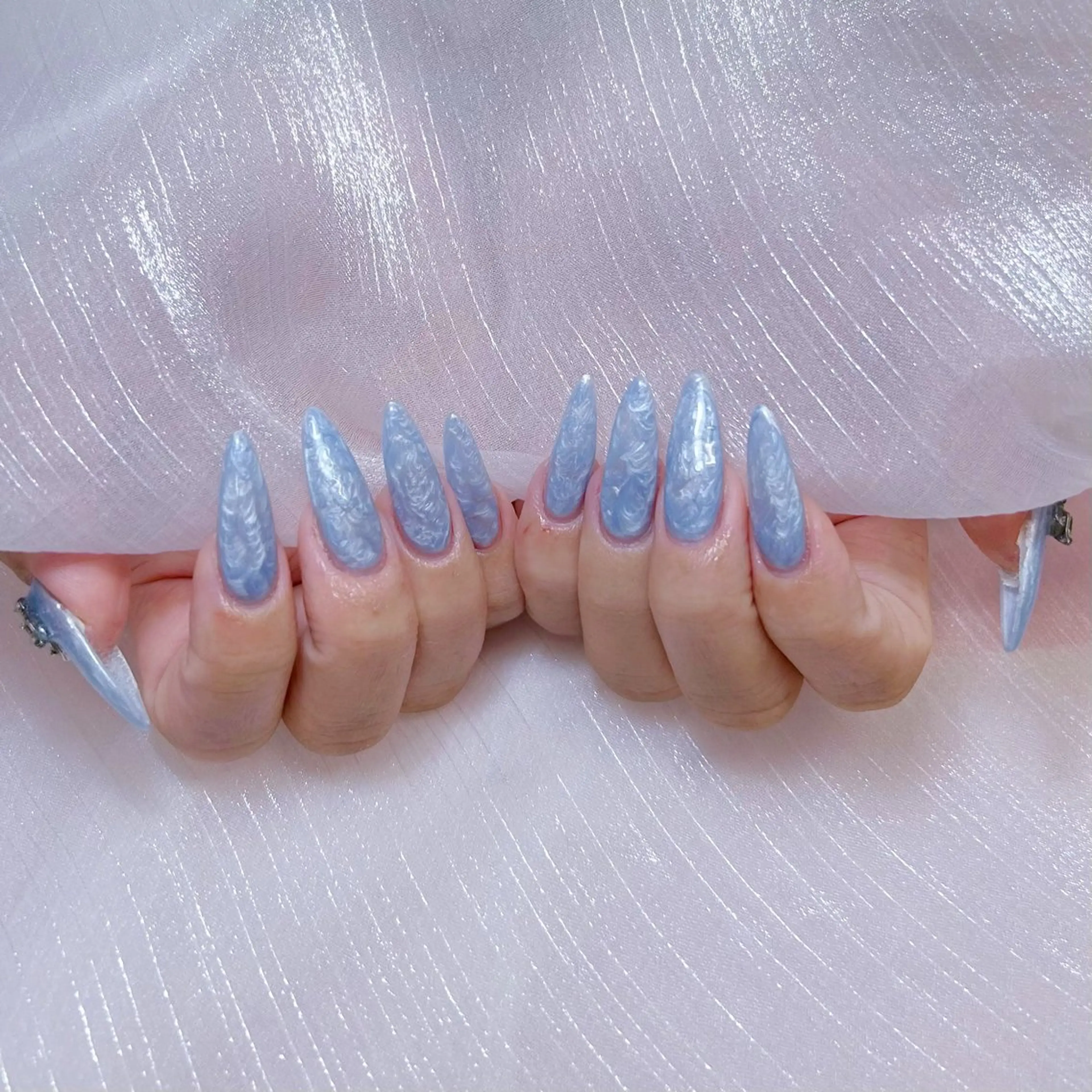 ネイル アートネイル オーロラネイル ガーリー キラキラネイル 韓国ネイル ハンドネイル DIAMOND Nail☁️のネイルデザイン