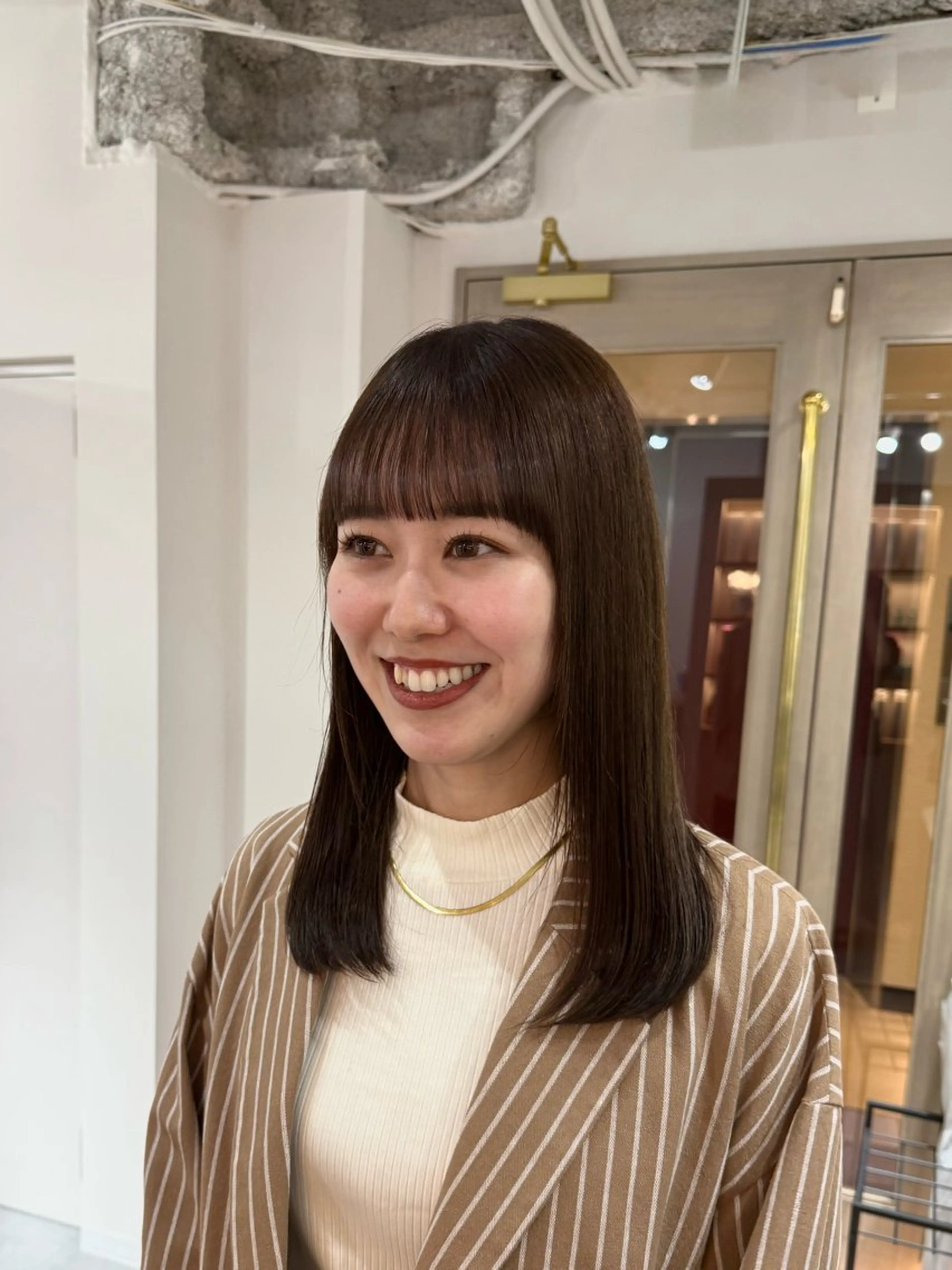 《前髪 or 顔周り酸性縮毛矯正🌿 + 前髪カット》の写真