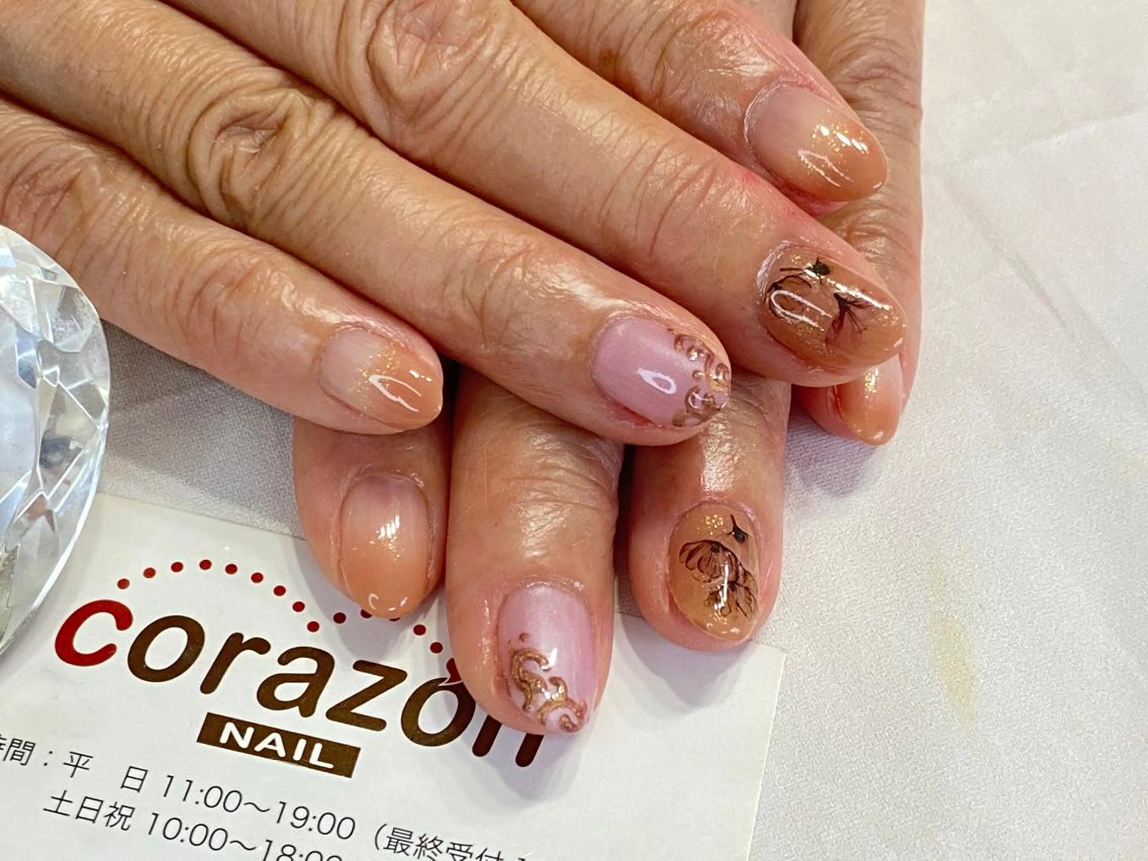 ネイル グラデーション ワンカラーネイル パープル ホワイト corazon所属・ネイリスト aicoのネイルデザイン