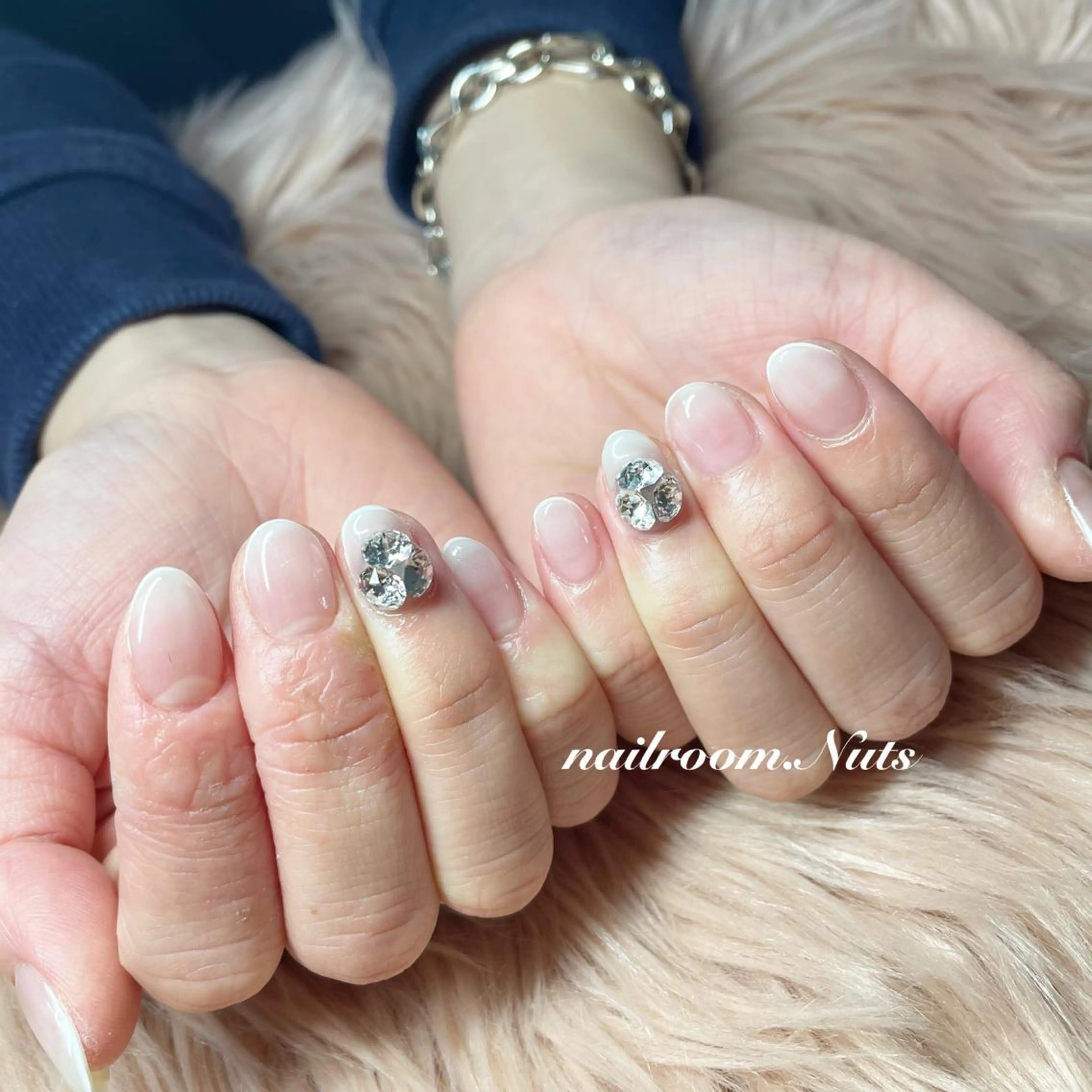 ネイル ハンドネイル nailsalon Nutsのネイルデザイン