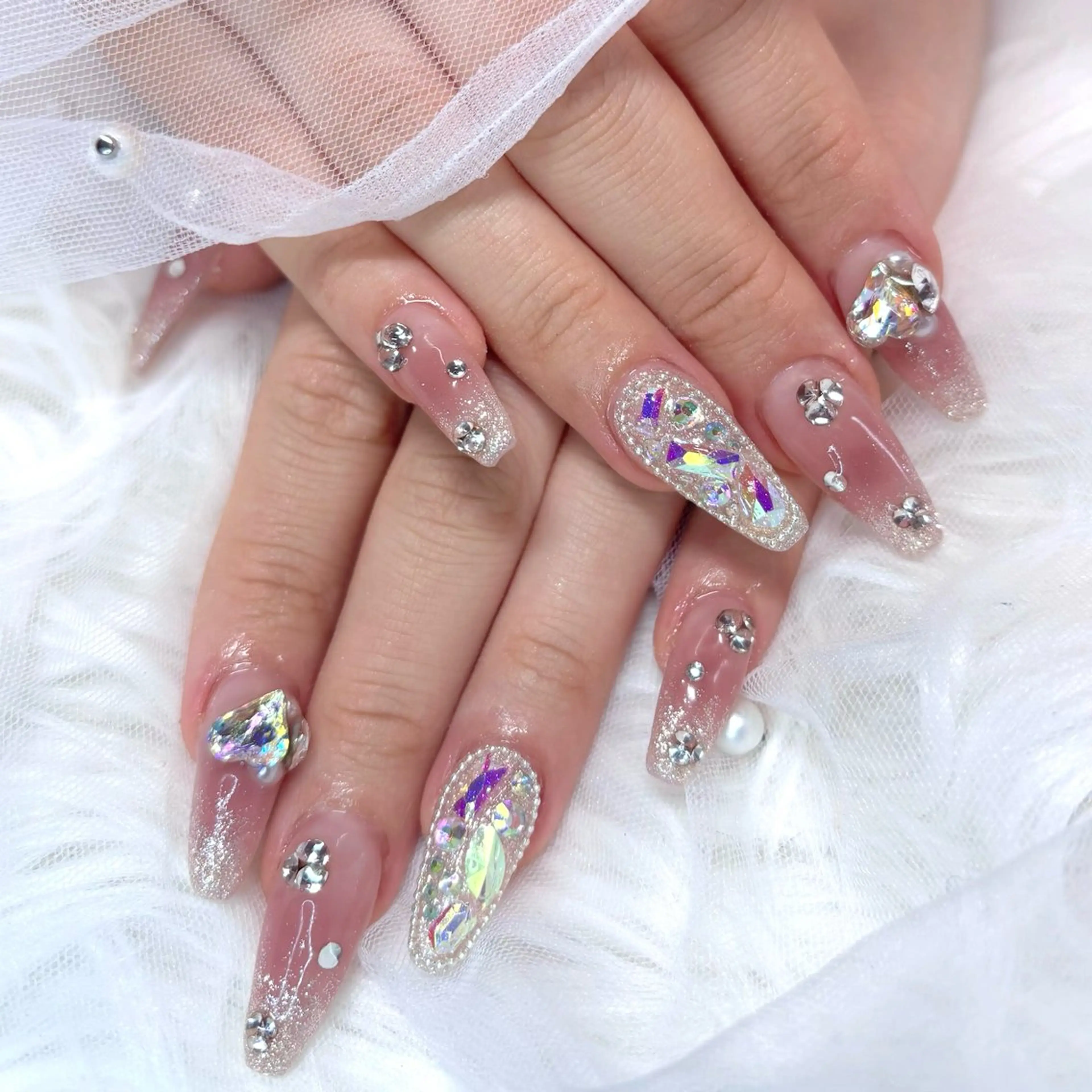 ネイル アートネイル オーロラネイル チークネイル グラデーション キラキラネイル ハンドネイル Noix nailのネイルデザイン