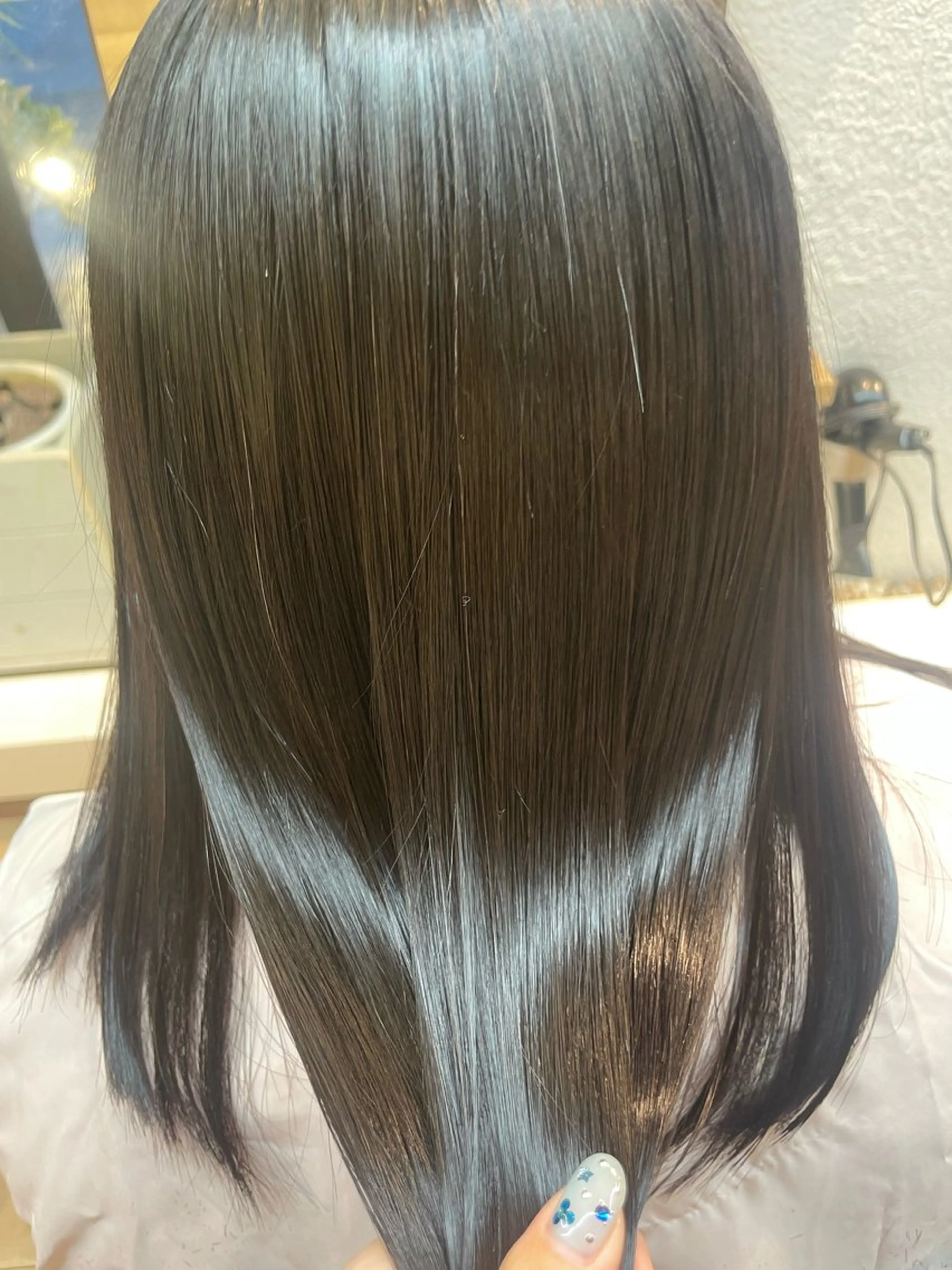 セミロング 髪質改善 縮毛矯正 ヘアーリゾートクランプ所属・伊藤 未奈のヘアスタイル